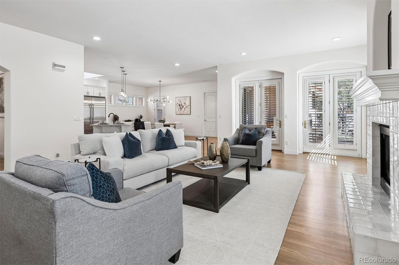 MLS Image #4 for 420  saint paul street,denver, Colorado
