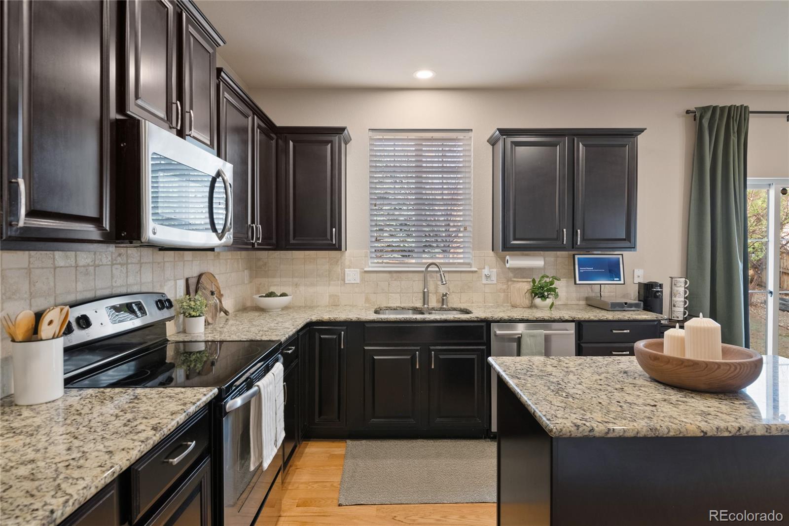 MLS Image #11 for 5563 s elk court,aurora, Colorado