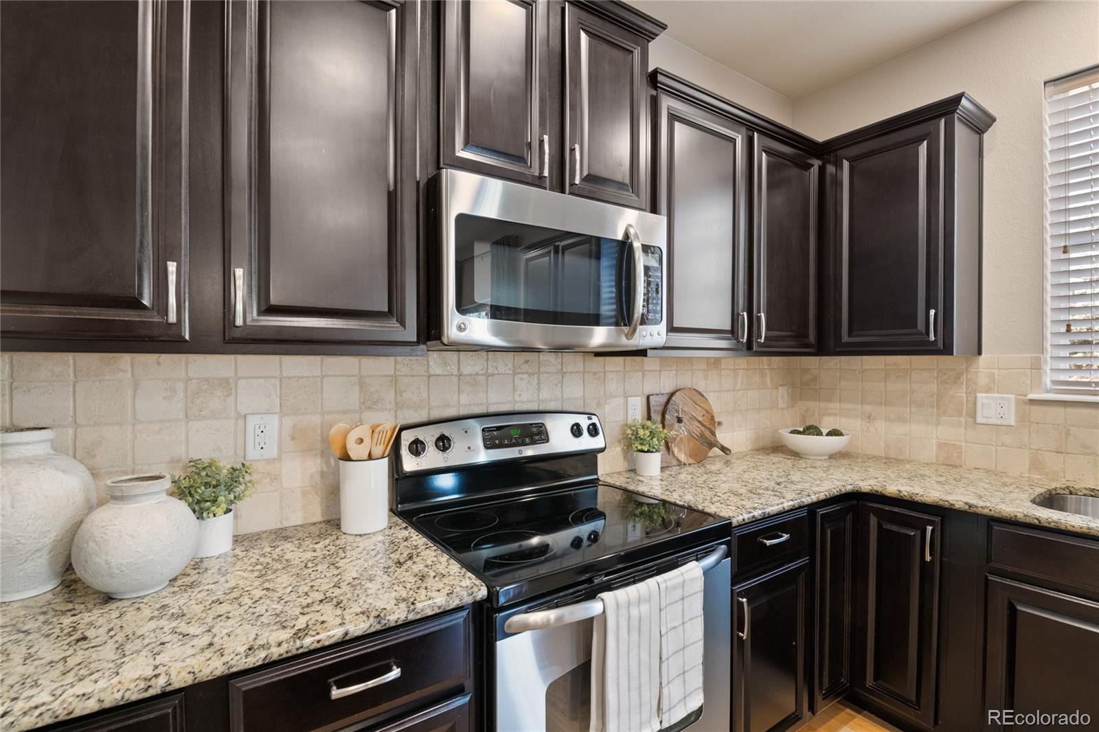 MLS Image #13 for 5563 s elk court,aurora, Colorado