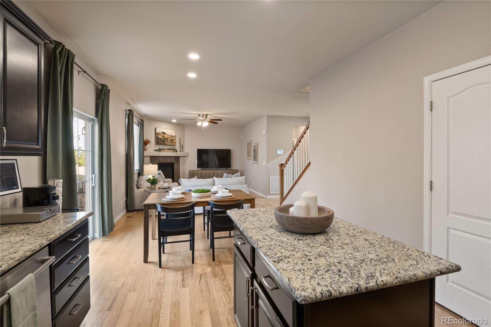 MLS Image #14 for 5563 s elk court,aurora, Colorado
