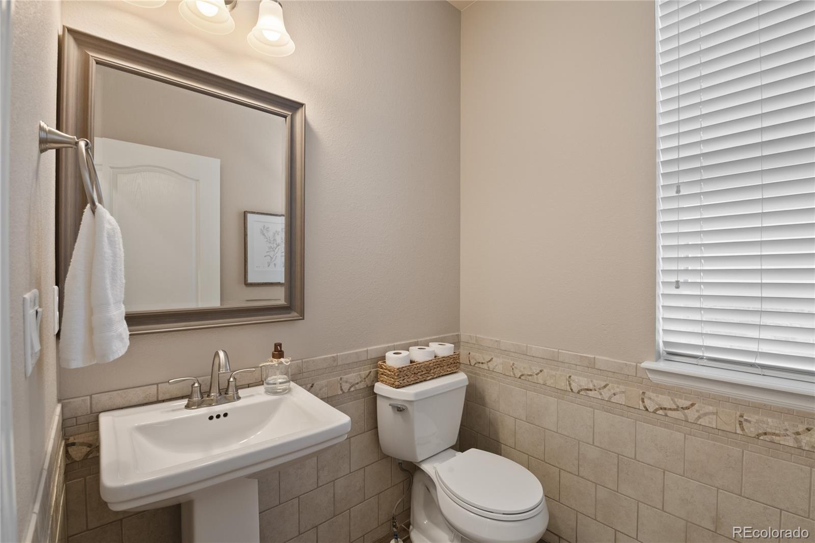 MLS Image #18 for 5563 s elk court,aurora, Colorado