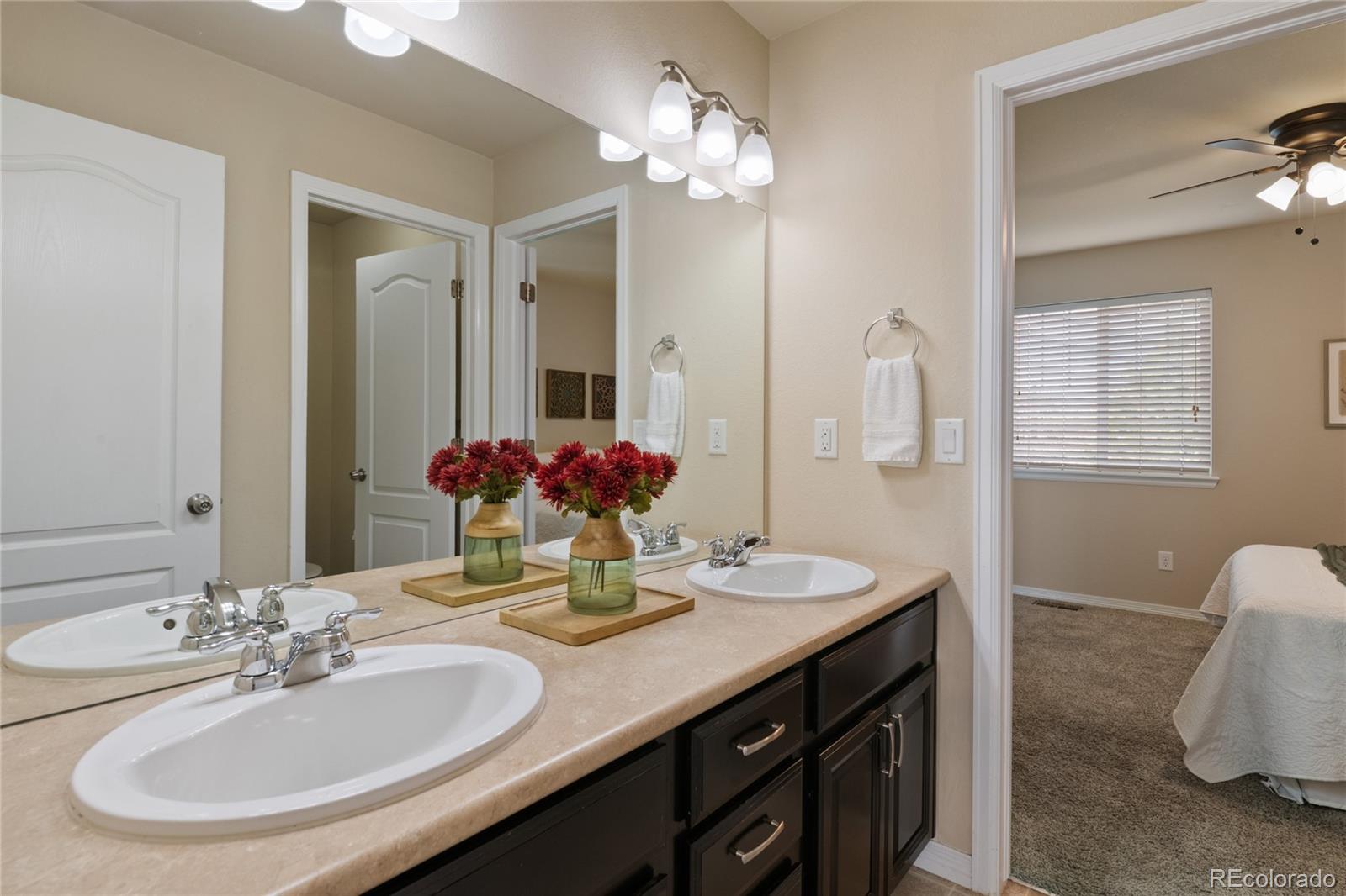 MLS Image #31 for 5563 s elk court,aurora, Colorado