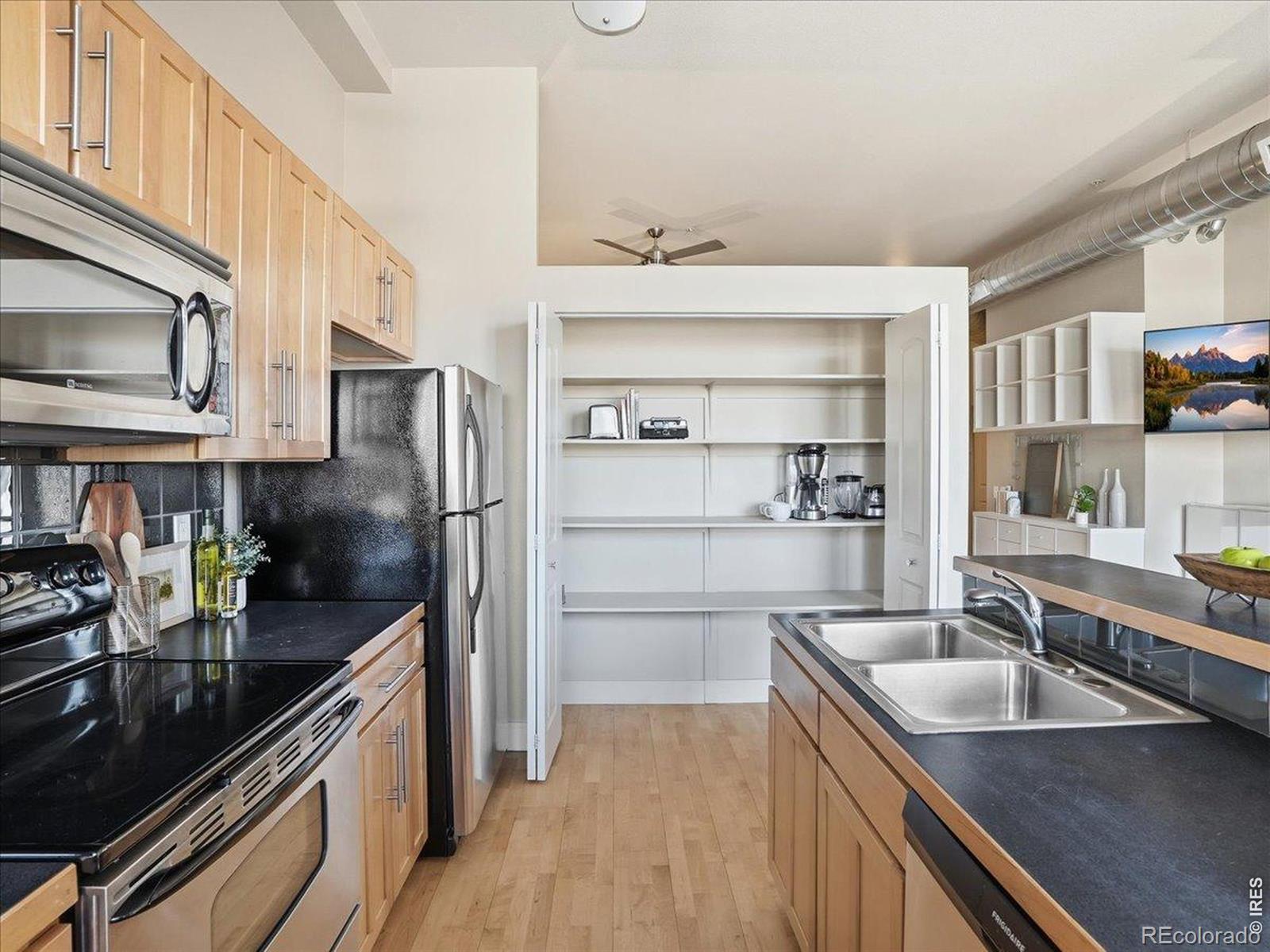 MLS Image #10 for 200 s college avenue,fort collins, Colorado
