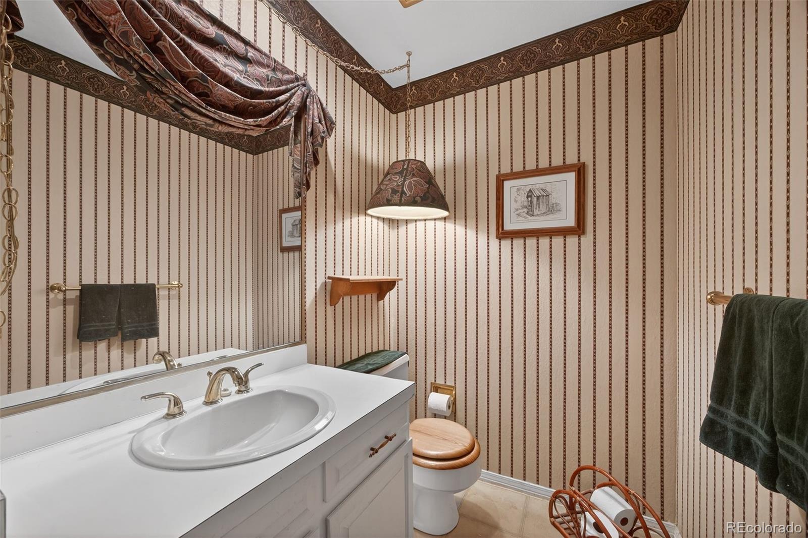 MLS Image #19 for 12386 e bates circle,aurora, Colorado