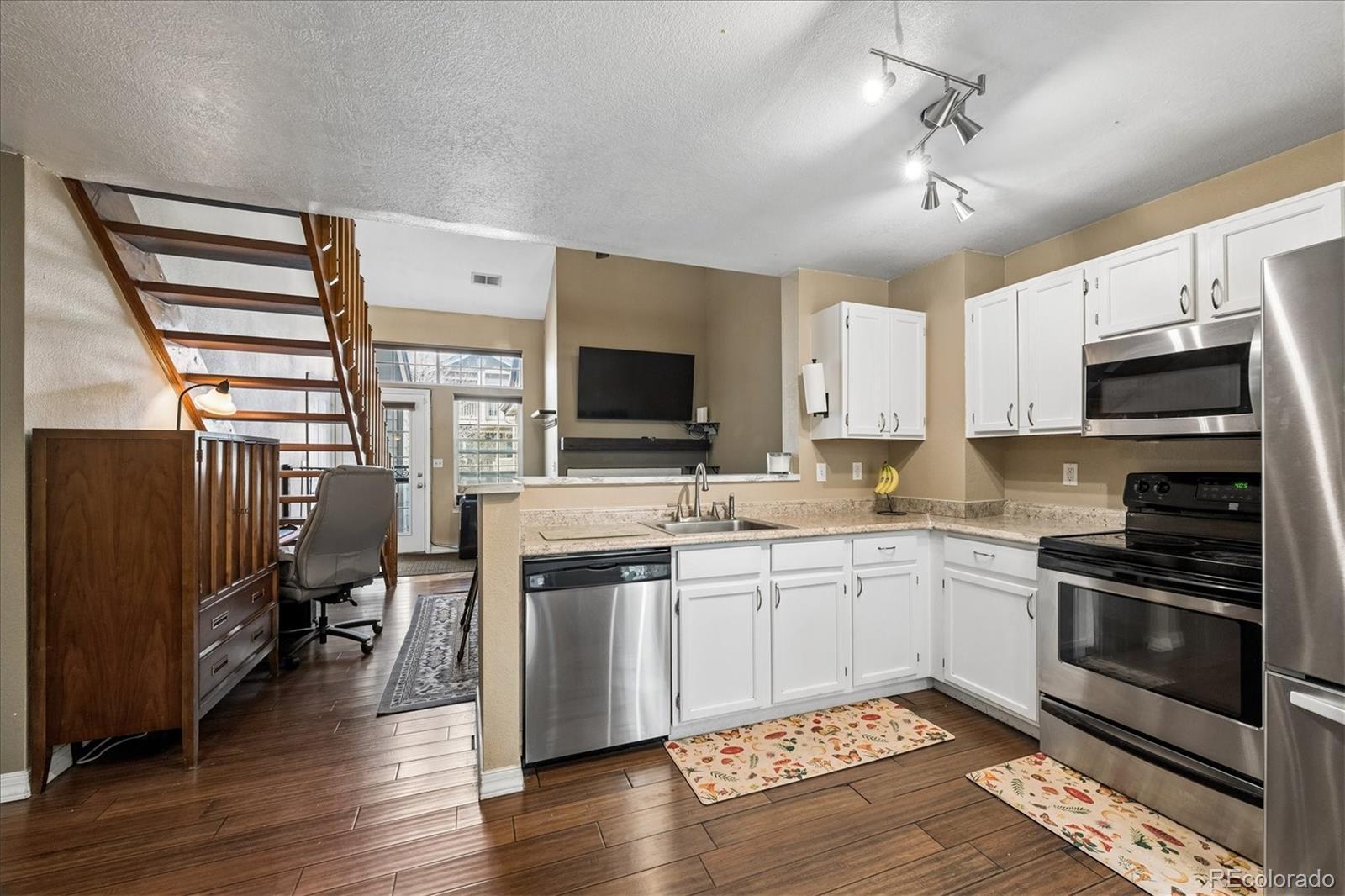 MLS Image #2 for 3010 w prentice avenue h,littleton, Colorado