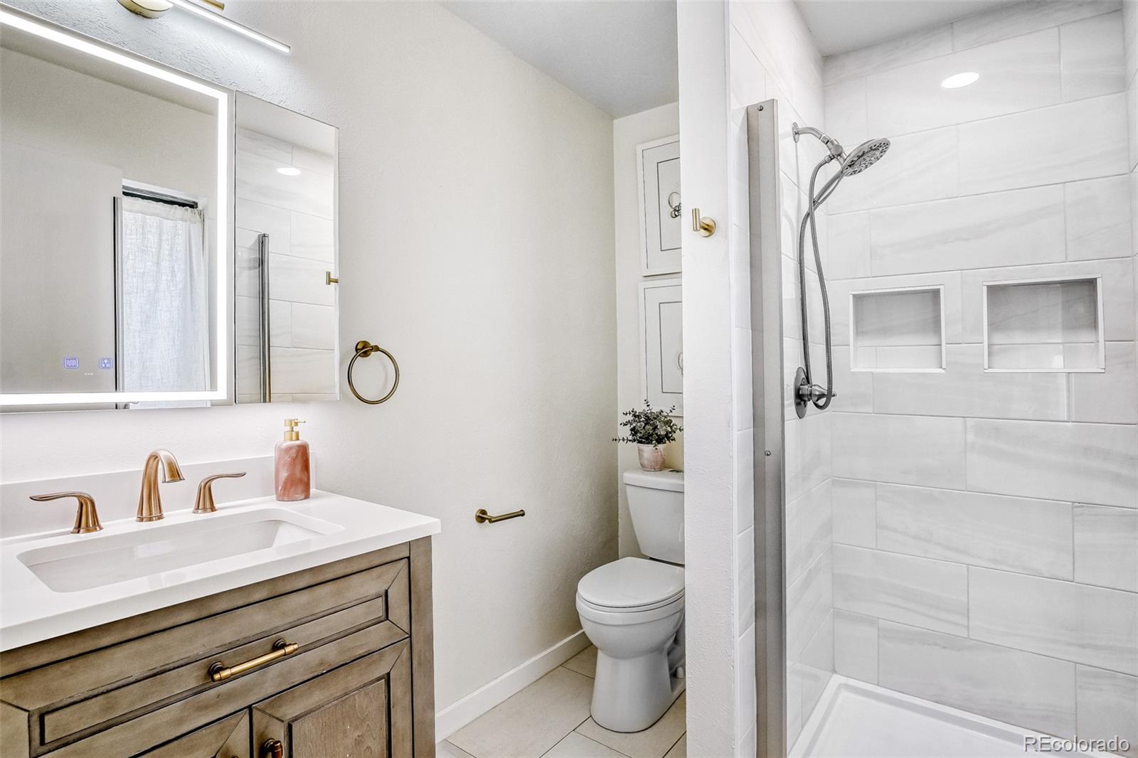 MLS Image #18 for 2923 s reading court,denver, Colorado
