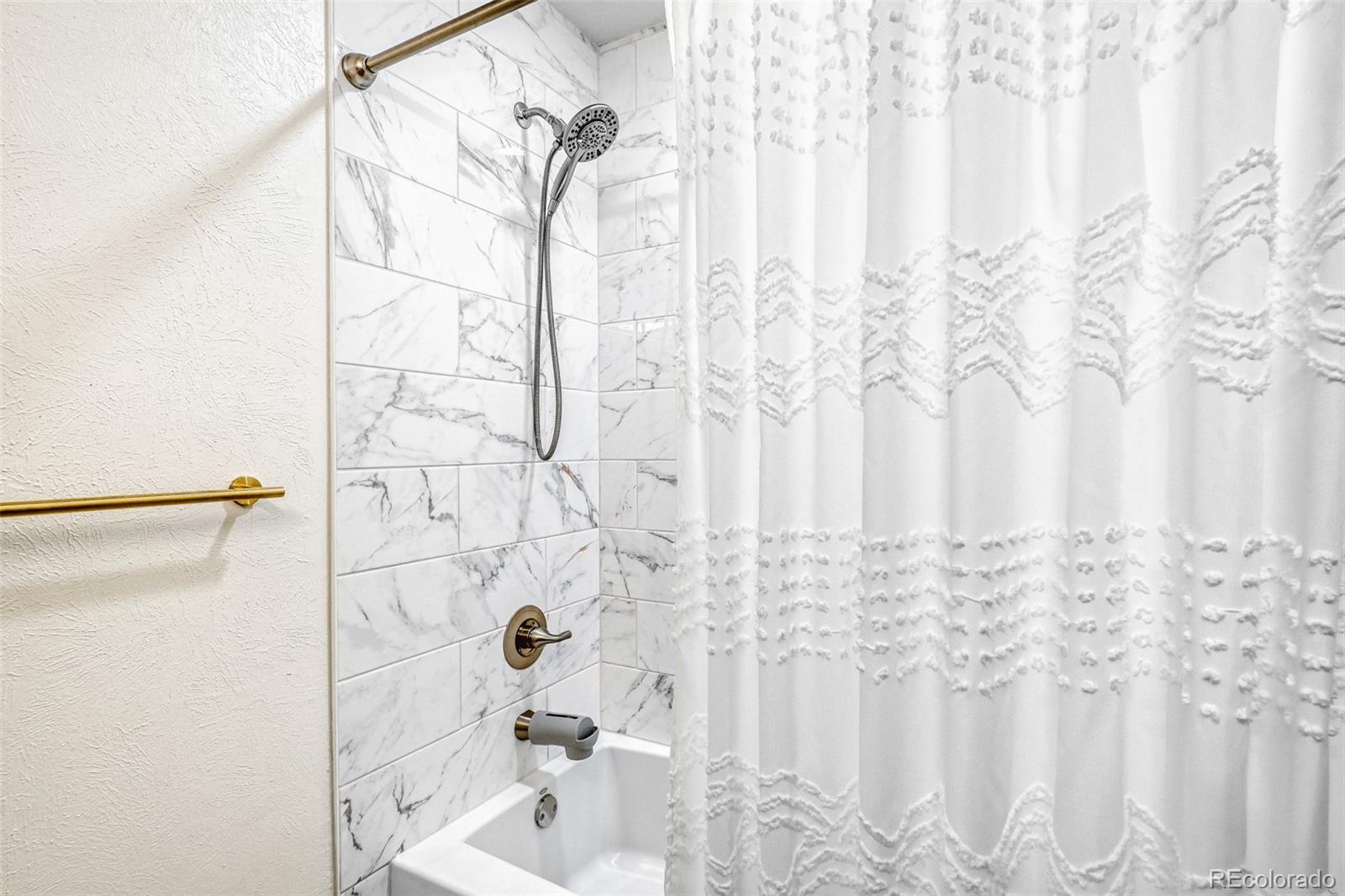 MLS Image #23 for 2923 s reading court,denver, Colorado