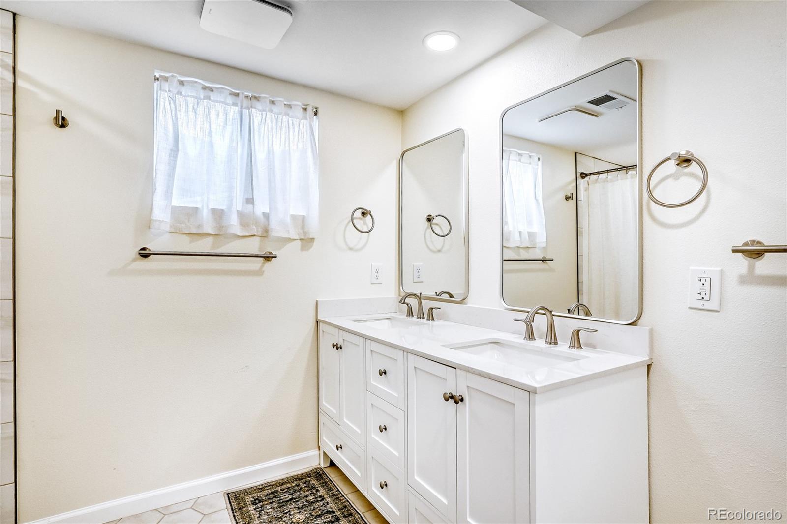 MLS Image #29 for 2923 s reading court,denver, Colorado