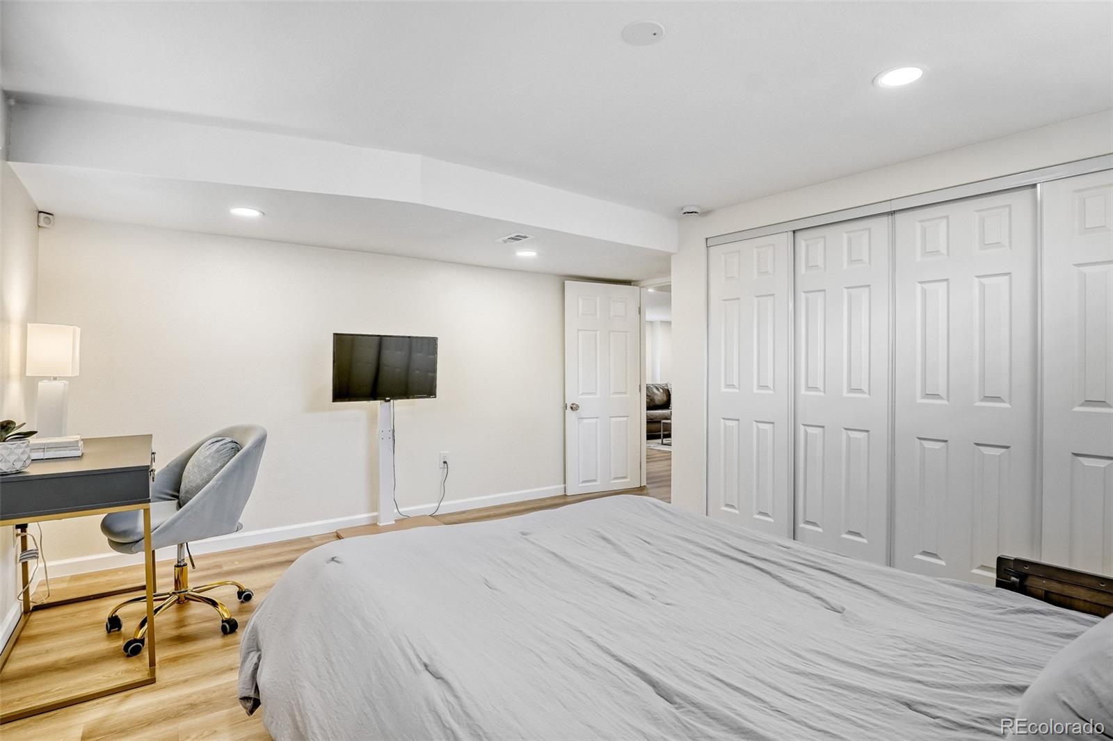 MLS Image #31 for 2923 s reading court,denver, Colorado