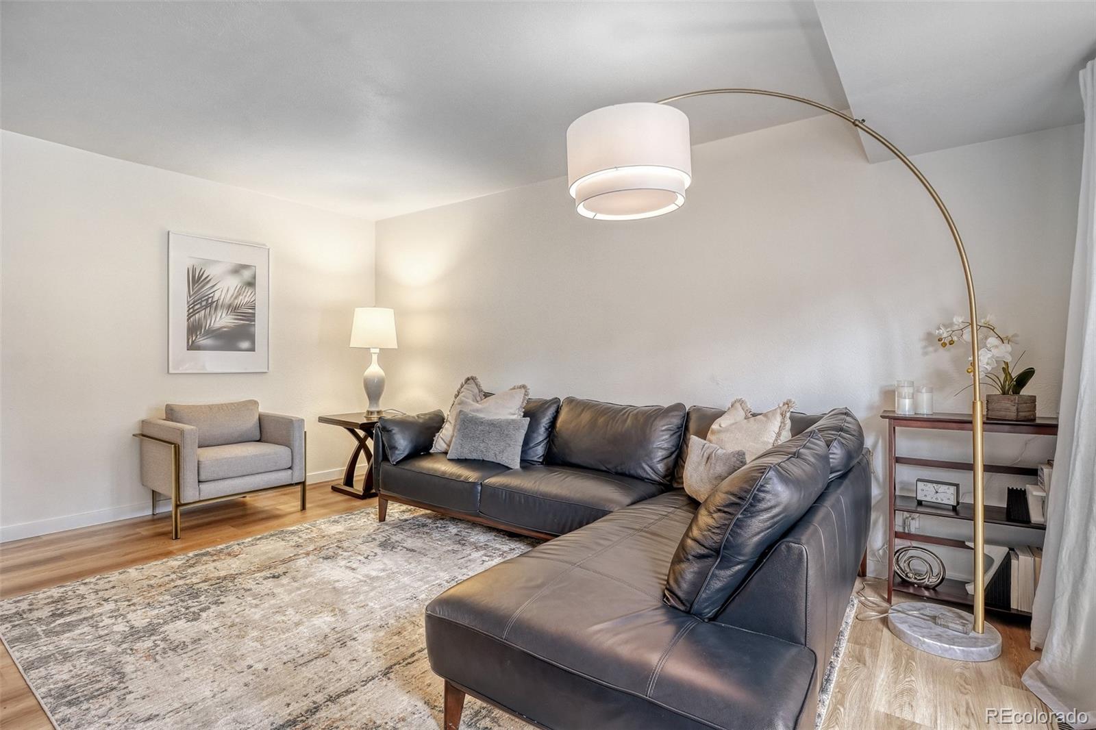 MLS Image #4 for 2923 s reading court,denver, Colorado