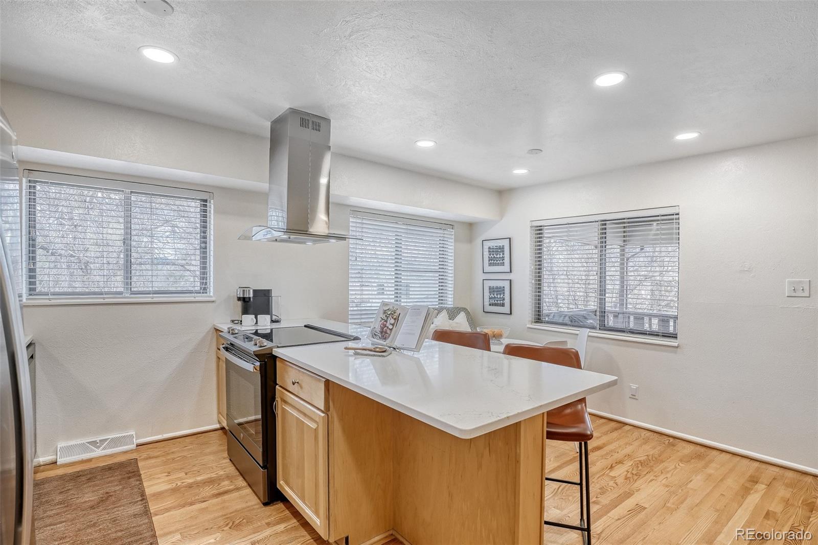 MLS Image #8 for 2923 s reading court,denver, Colorado