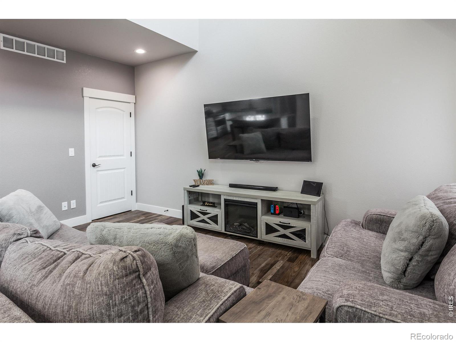 MLS Image #5 for 1726  westward circle,eaton, Colorado