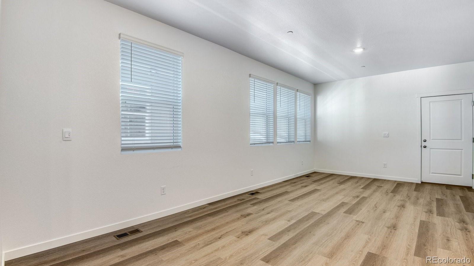MLS Image #19 for 1342 s chester street,denver, Colorado
