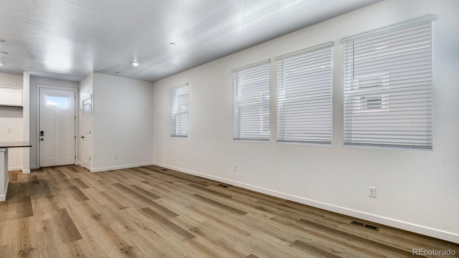 MLS Image #23 for 1342 s chester street,denver, Colorado