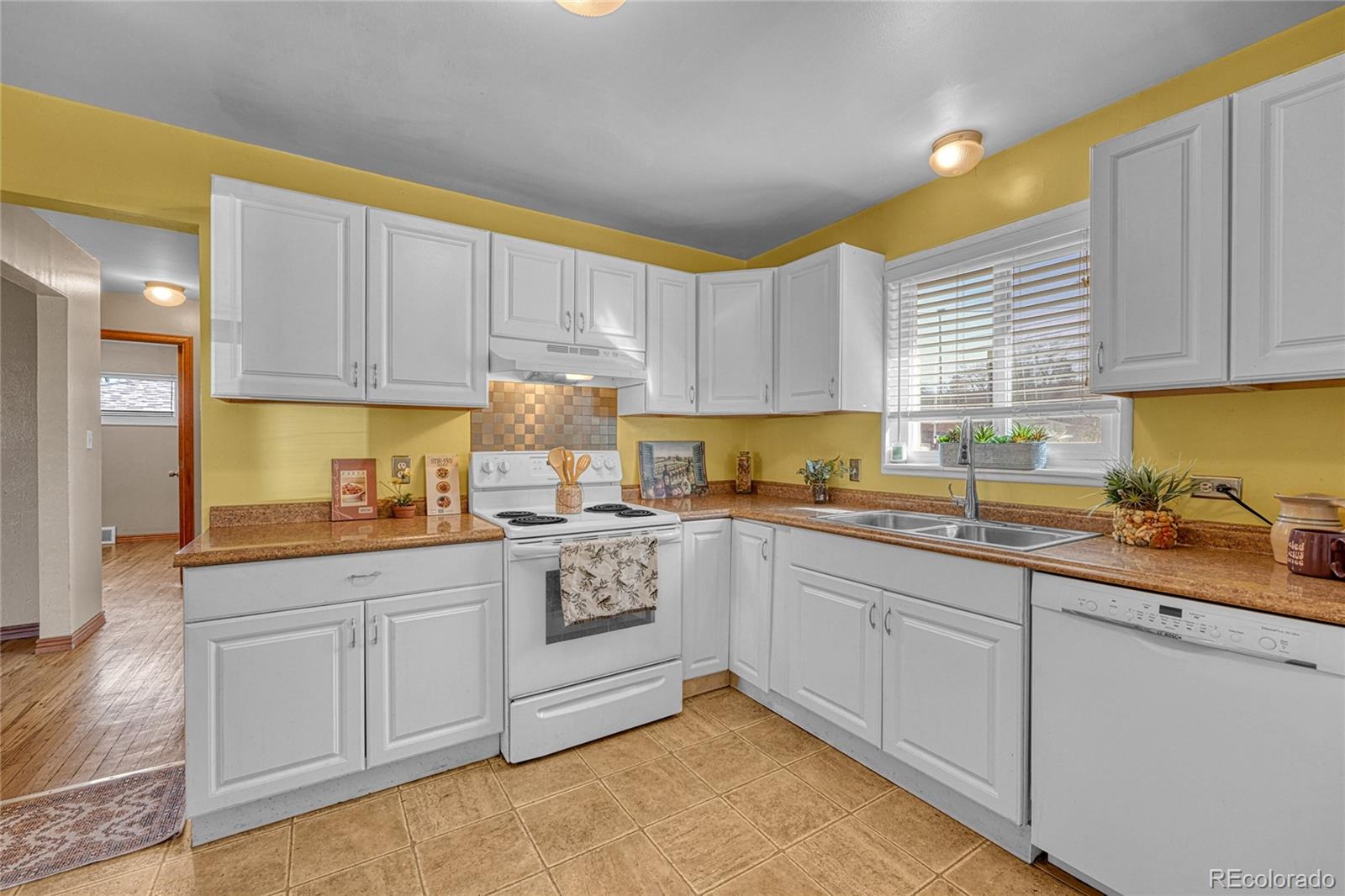 MLS Image #6 for 3650 s delaware street,englewood, Colorado