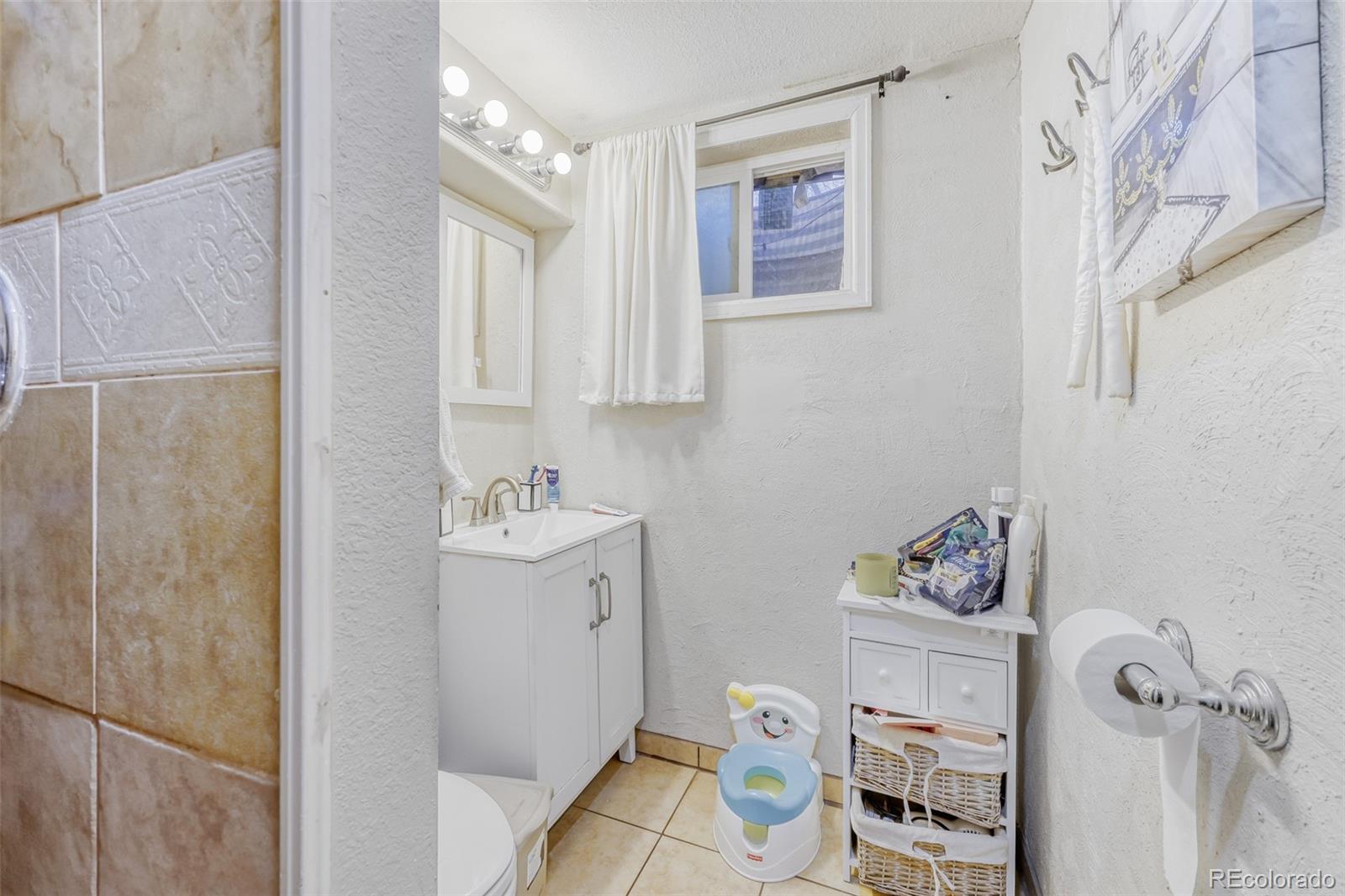 MLS Image #13 for 7391  bronco road,denver, Colorado