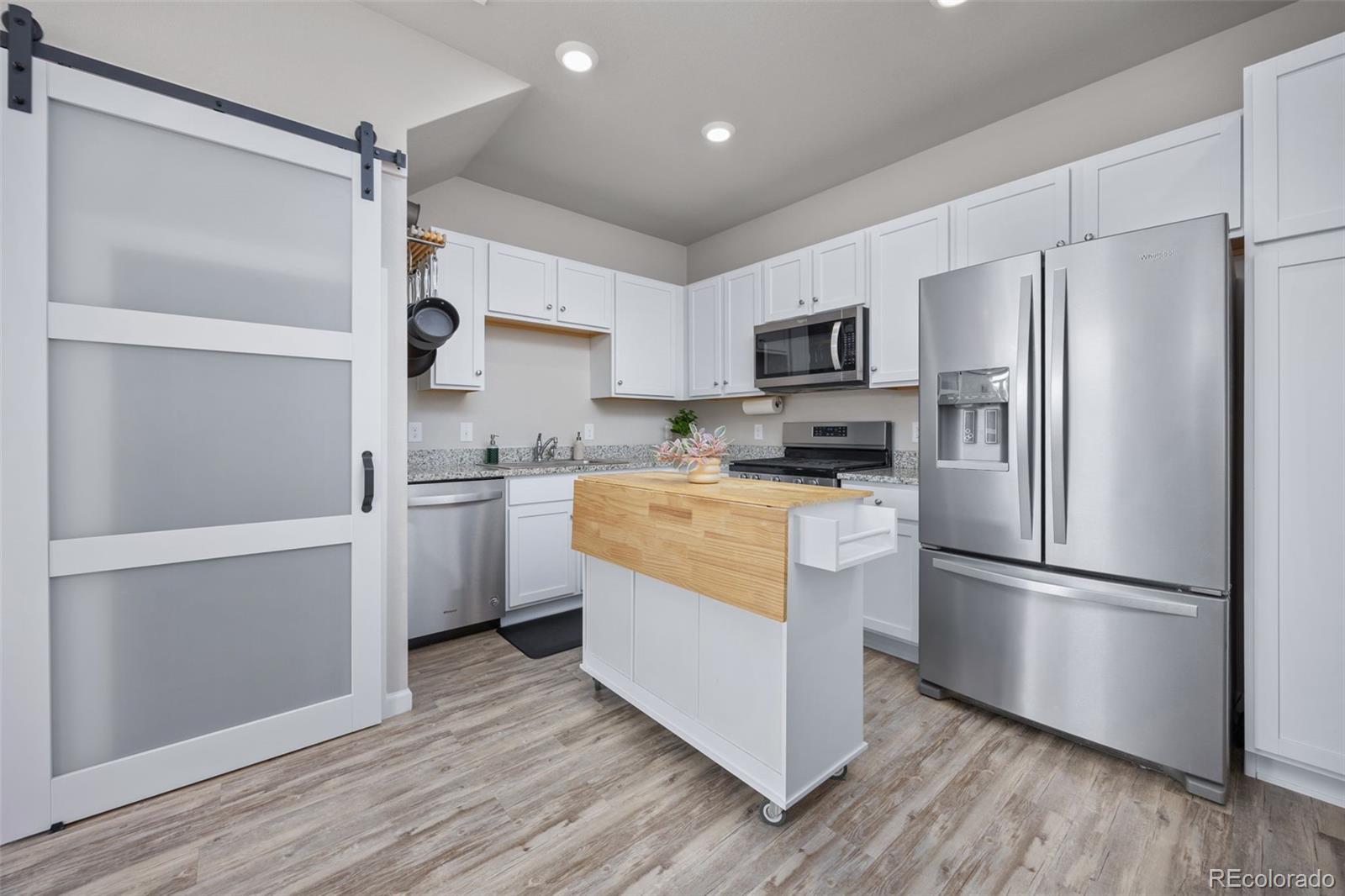 MLS Image #3 for 1116  oak circle,lakewood, Colorado