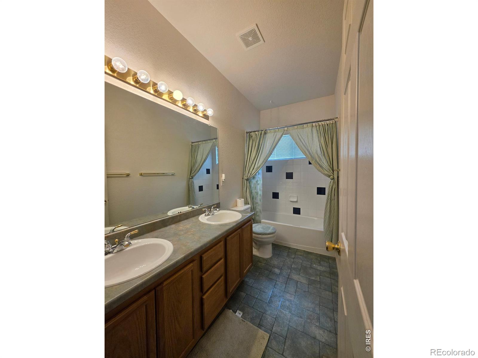 MLS Image #16 for 2501 e 145th avenue,thornton, Colorado