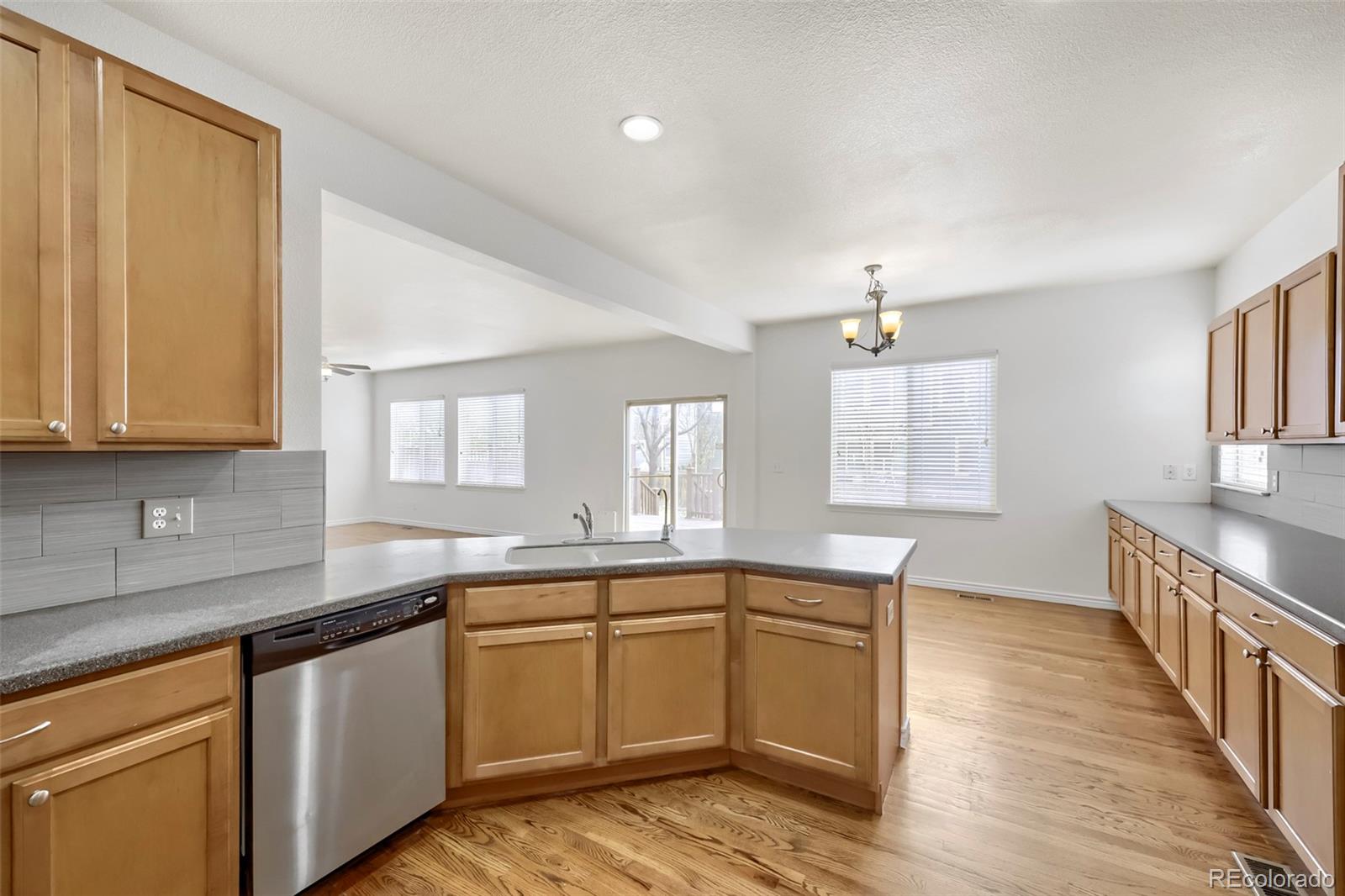 MLS Image #9 for 12204  hannibal street,commerce city, Colorado
