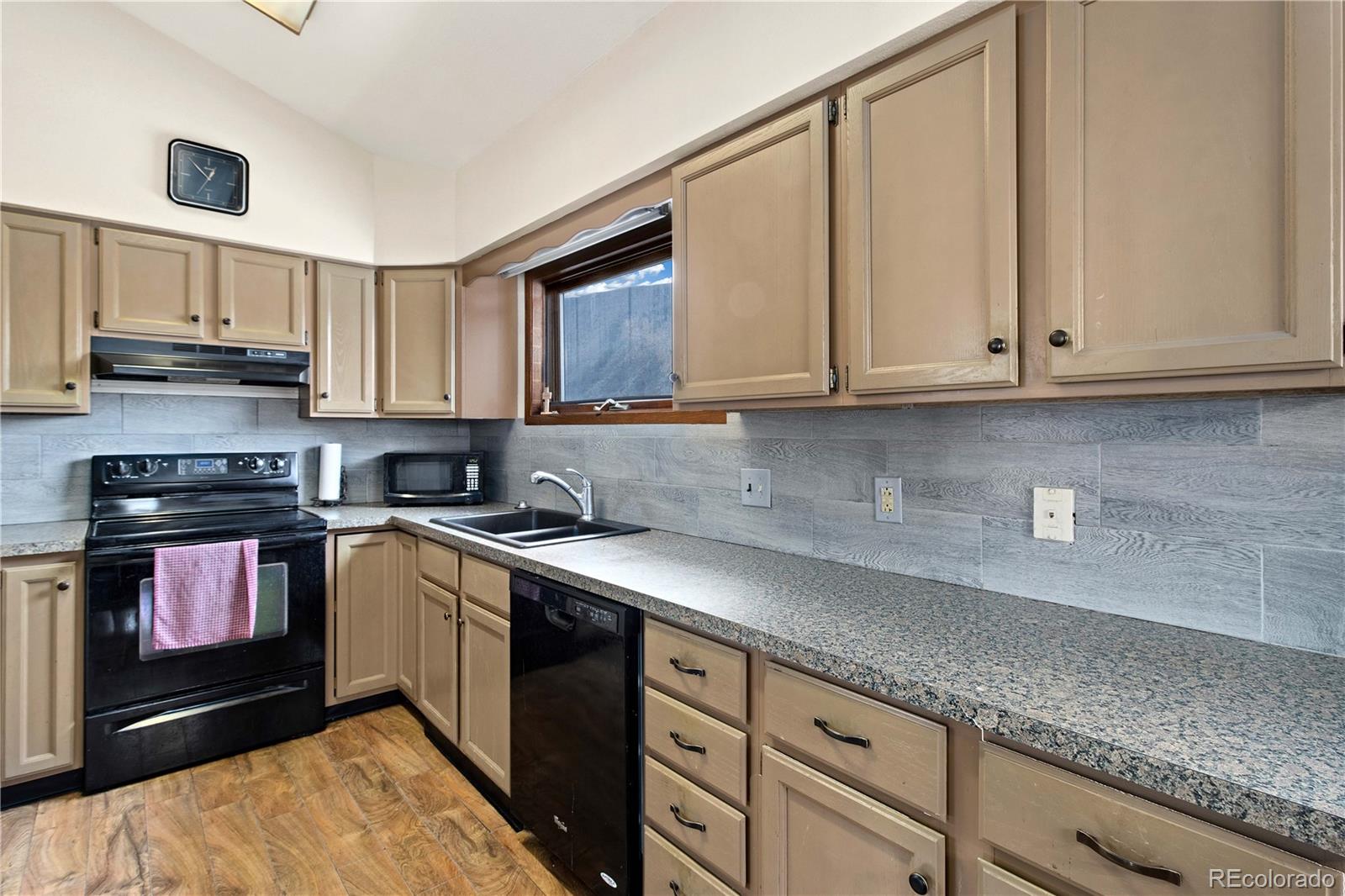MLS Image #3 for 1525  bennett avenue,glenwood springs, Colorado