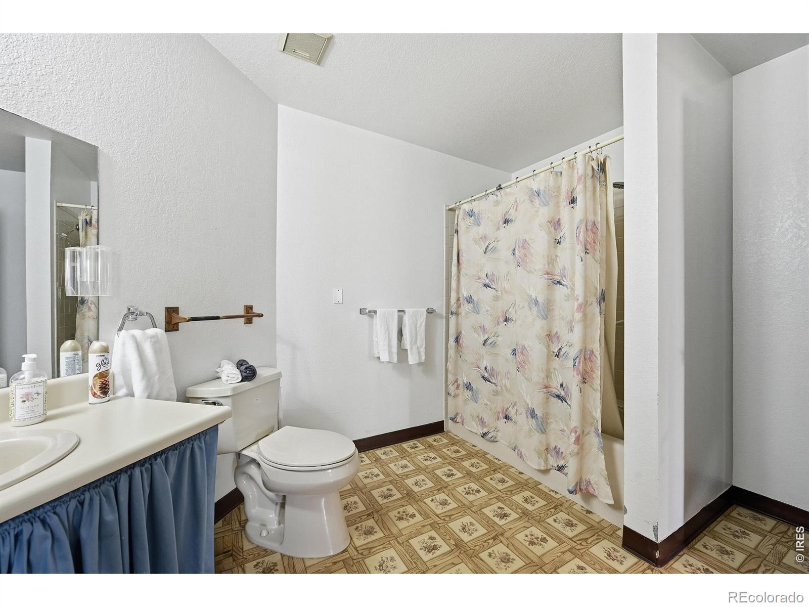 MLS Image #14 for 12565  sheridan boulevard,broomfield, Colorado