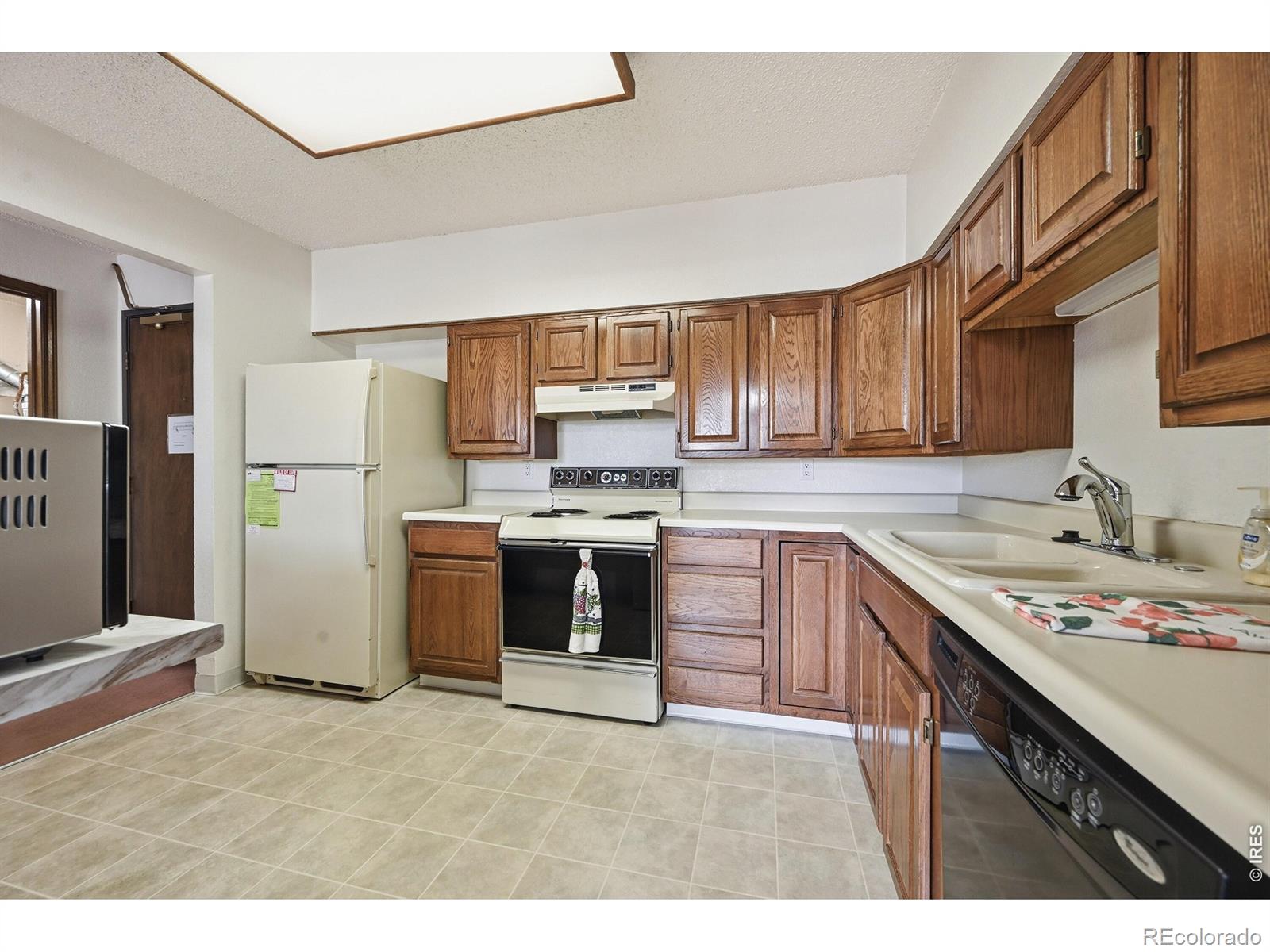 MLS Image #6 for 12565  sheridan boulevard,broomfield, Colorado