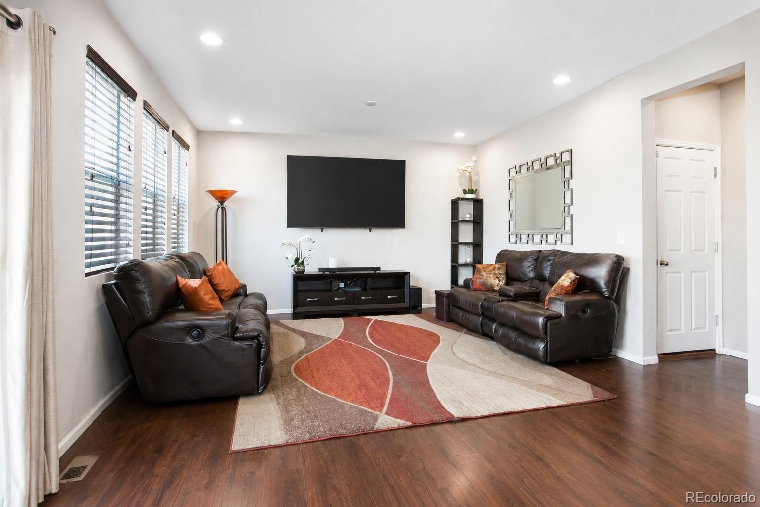 MLS Image #8 for 15803 e warner drive,denver, Colorado