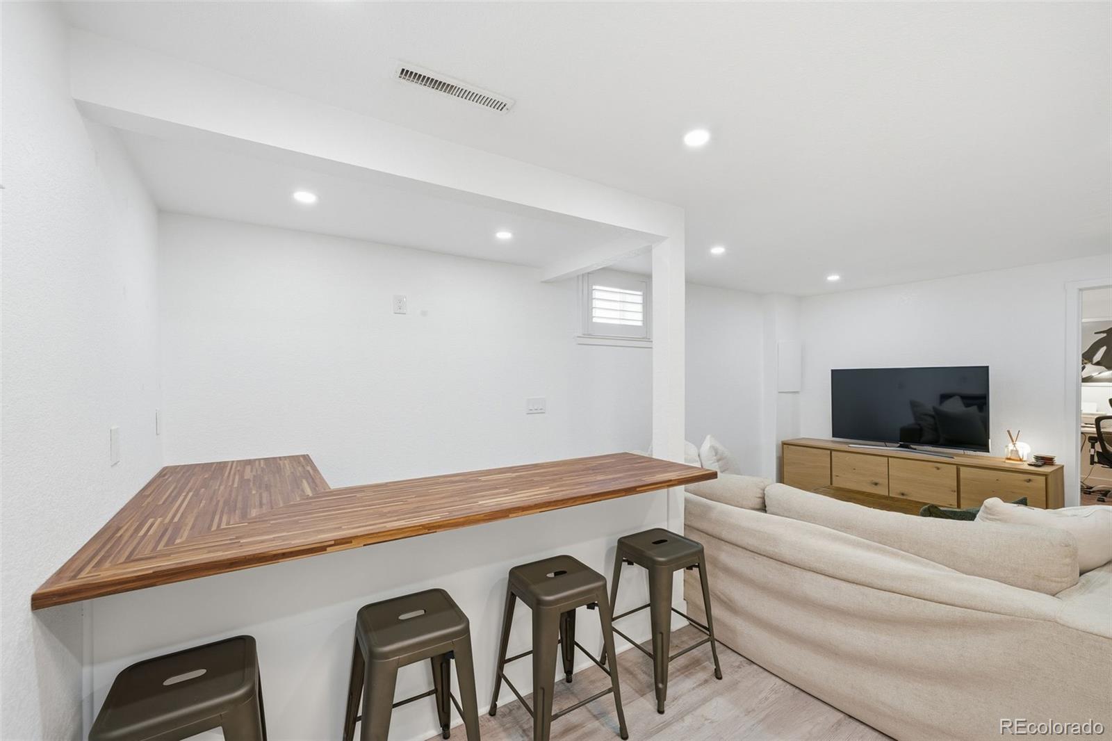 MLS Image #19 for 4702 s lincoln street,englewood, Colorado