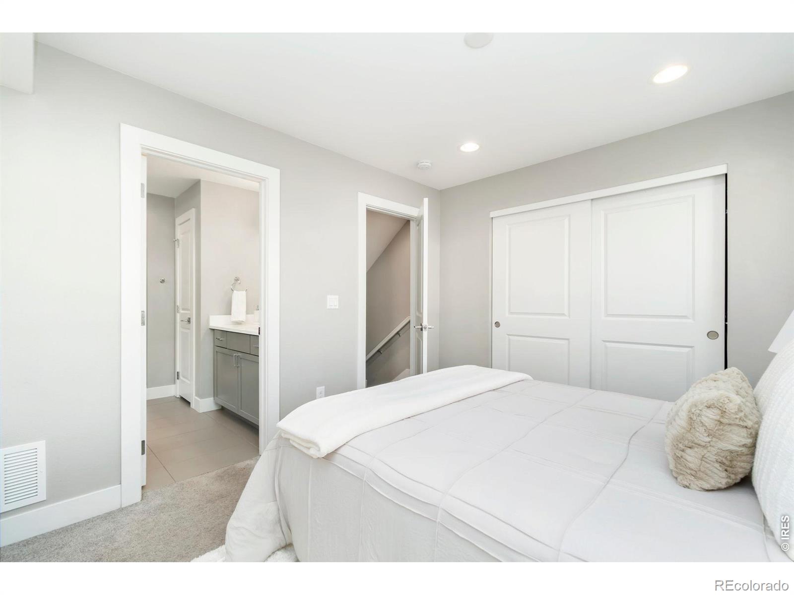 MLS Image #6 for 1435  irving street,denver, Colorado