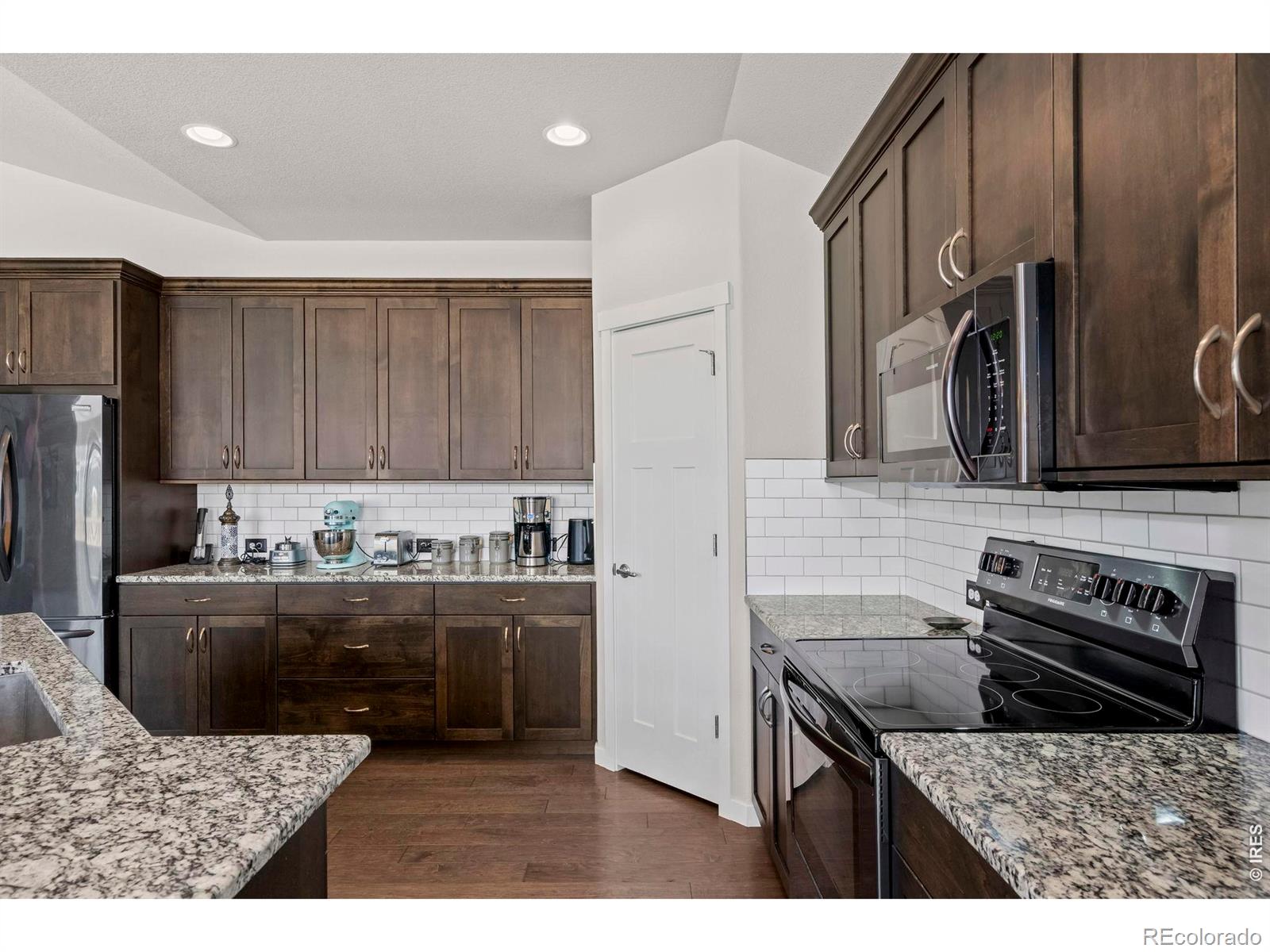 MLS Image #6 for 7102  silver court,timnath, Colorado