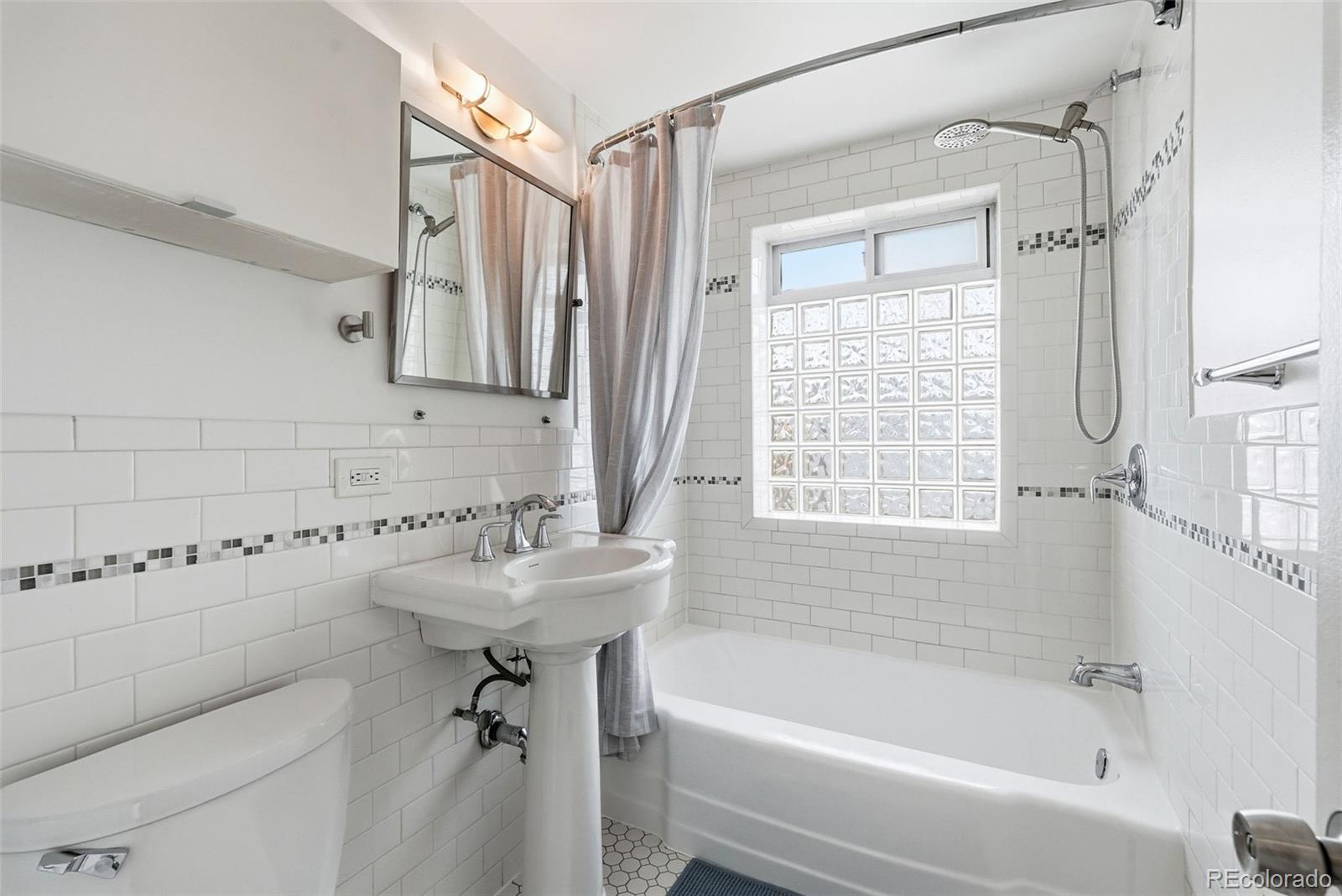 MLS Image #19 for 665 n washington street,denver, Colorado