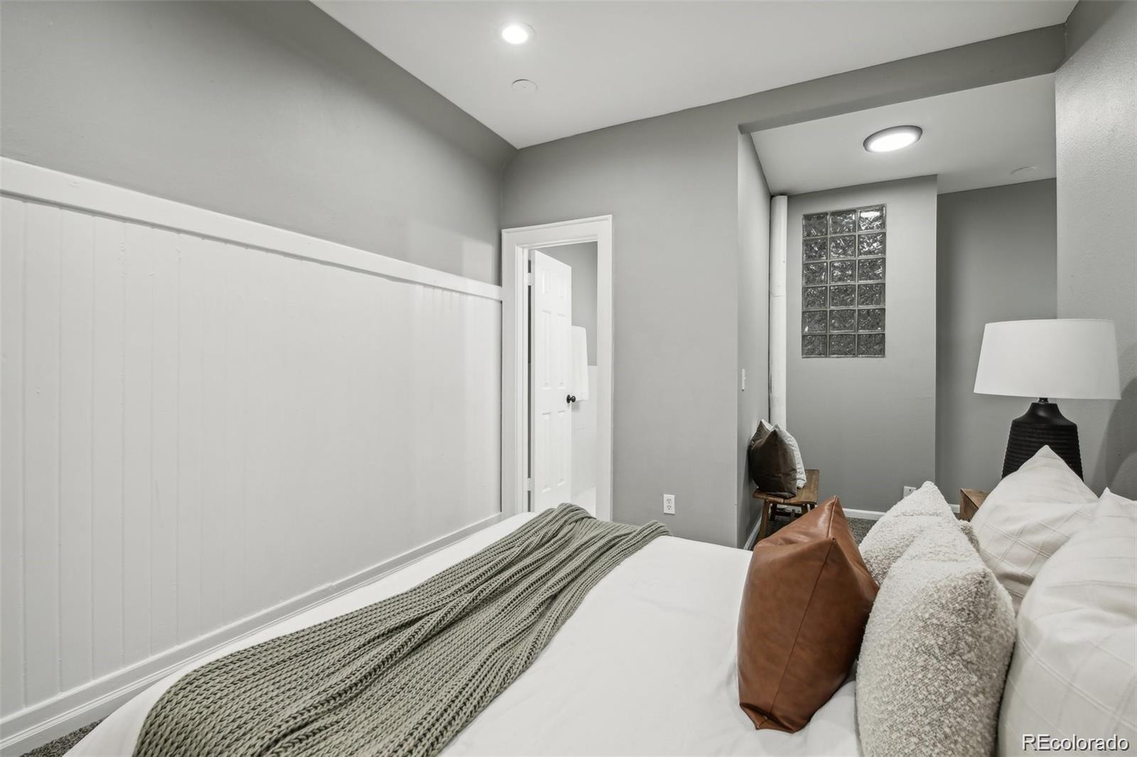 MLS Image #10 for 1376 n pearl street 109,denver, Colorado