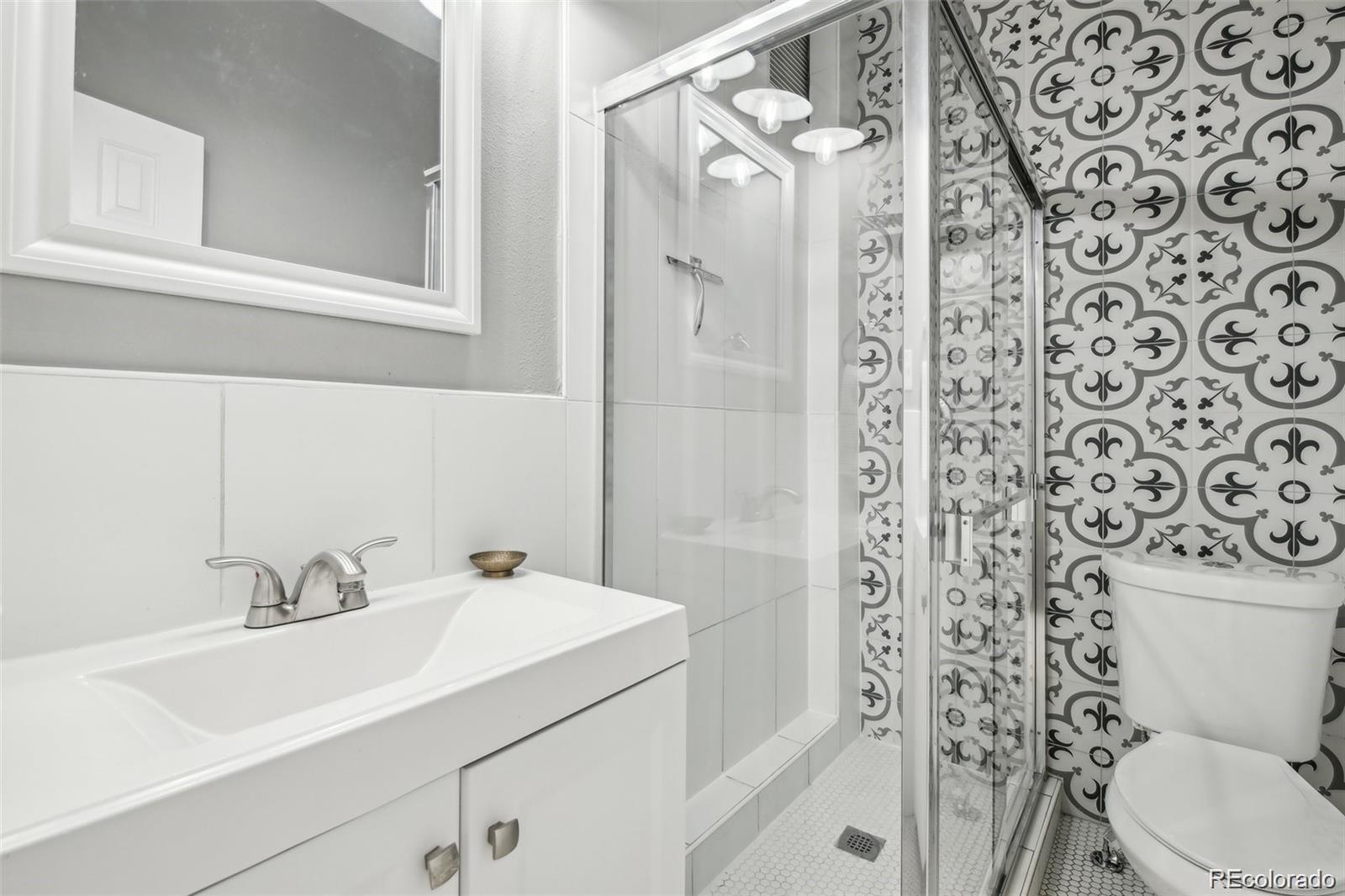 MLS Image #14 for 1376 n pearl street 109,denver, Colorado