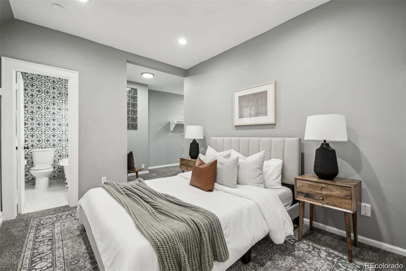 MLS Image #8 for 1376 n pearl street 109,denver, Colorado
