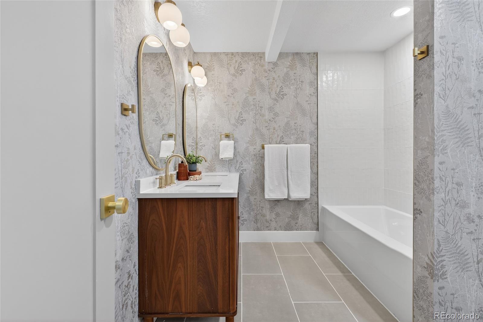 MLS Image #19 for 583 s oneida way,denver, Colorado