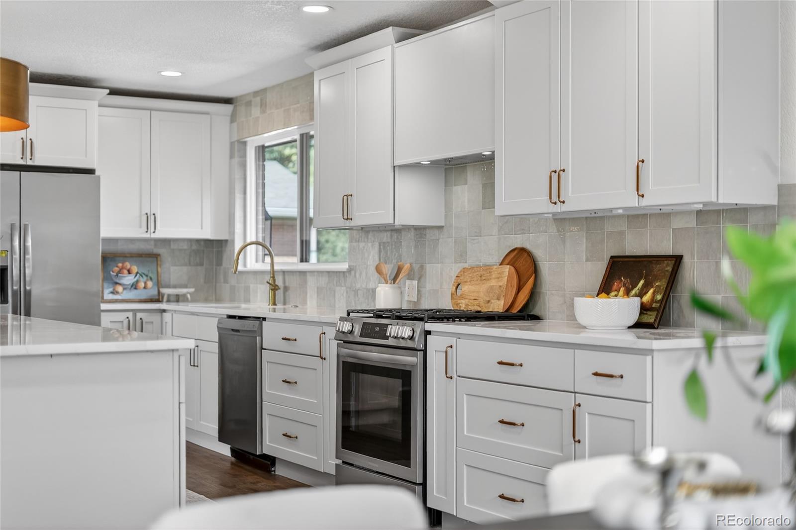 MLS Image #4 for 583 s oneida way,denver, Colorado