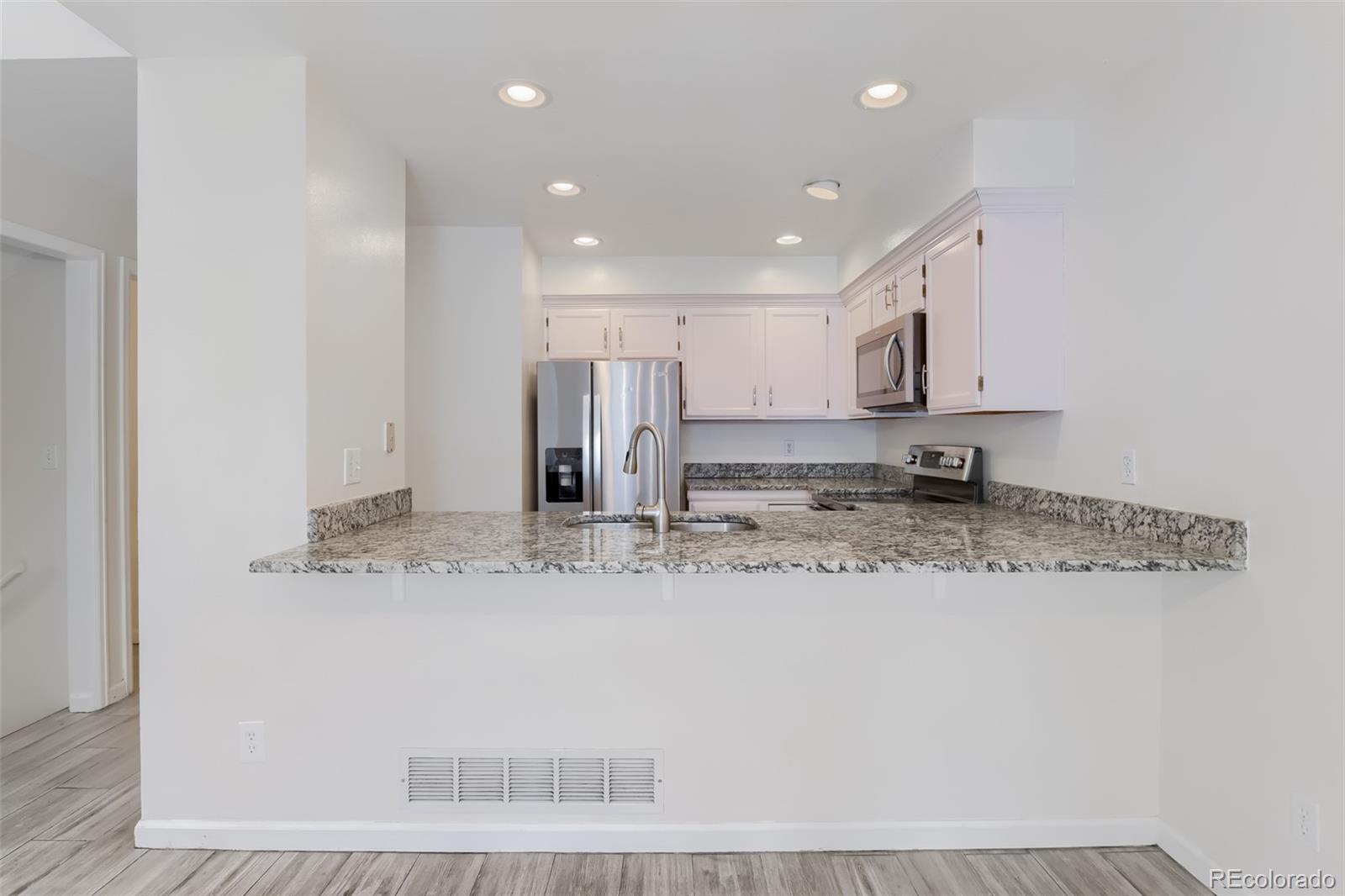 MLS Image #12 for 2892 w long circle,littleton, Colorado