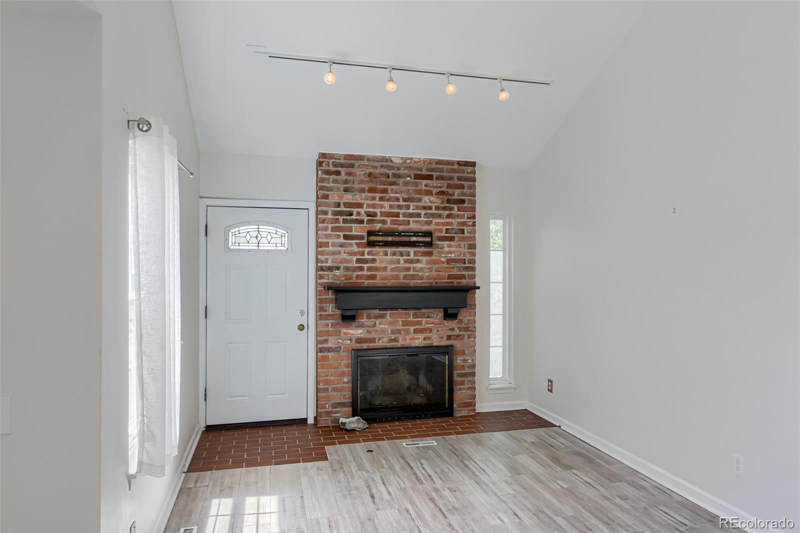 MLS Image #2 for 2892 w long circle,littleton, Colorado
