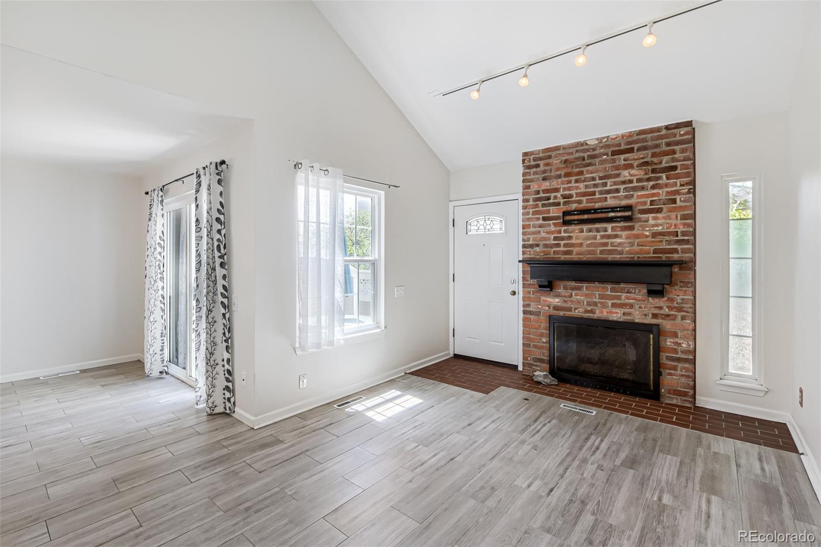 MLS Image #3 for 2892 w long circle,littleton, Colorado