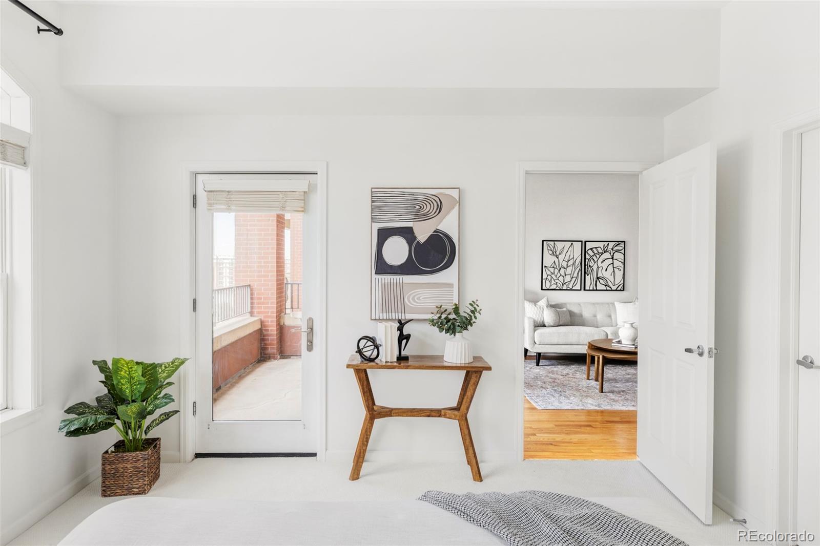 MLS Image #14 for 1950 n logan street 1013,denver, Colorado