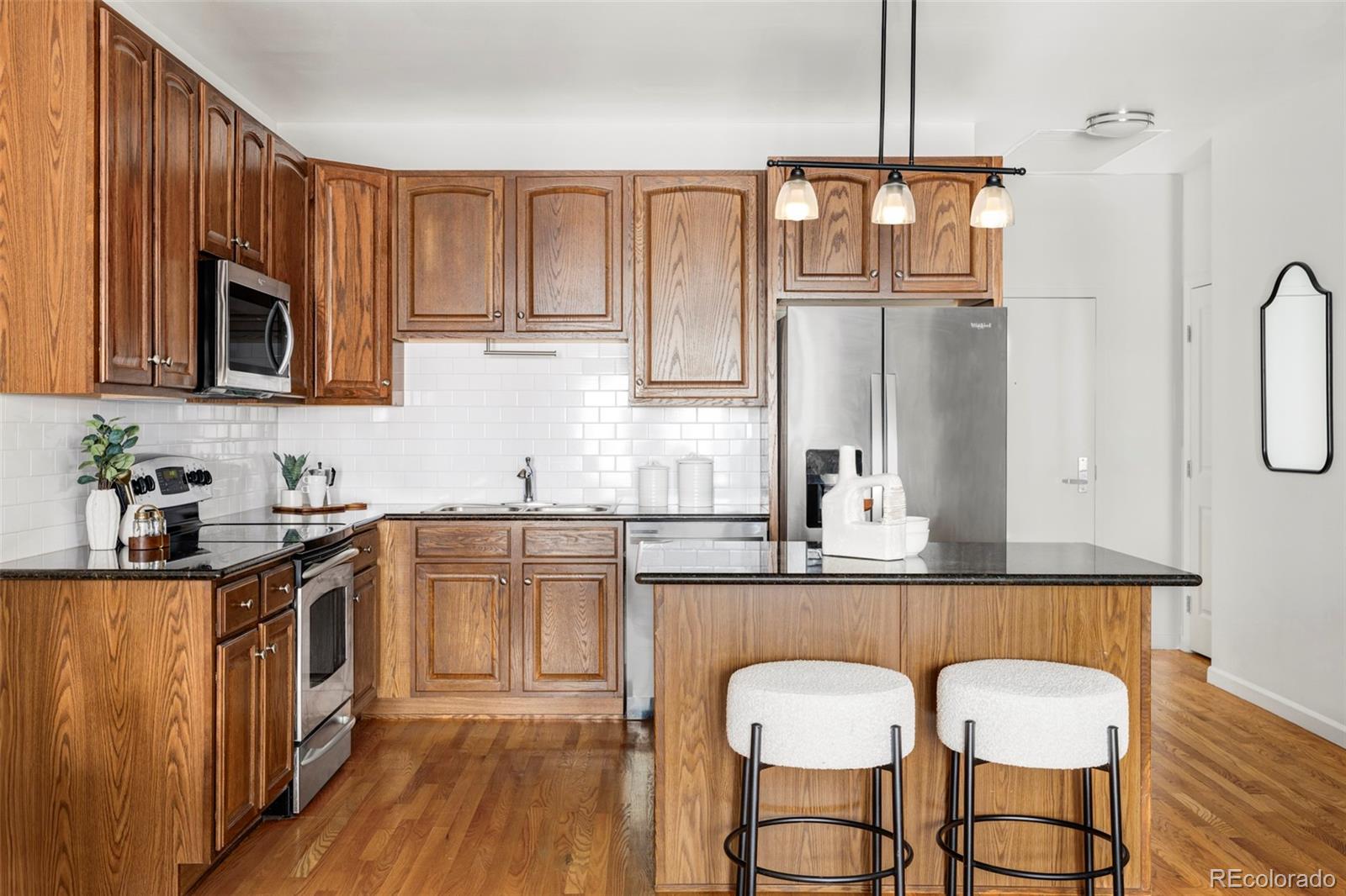 MLS Image #2 for 1950 n logan street 1013,denver, Colorado