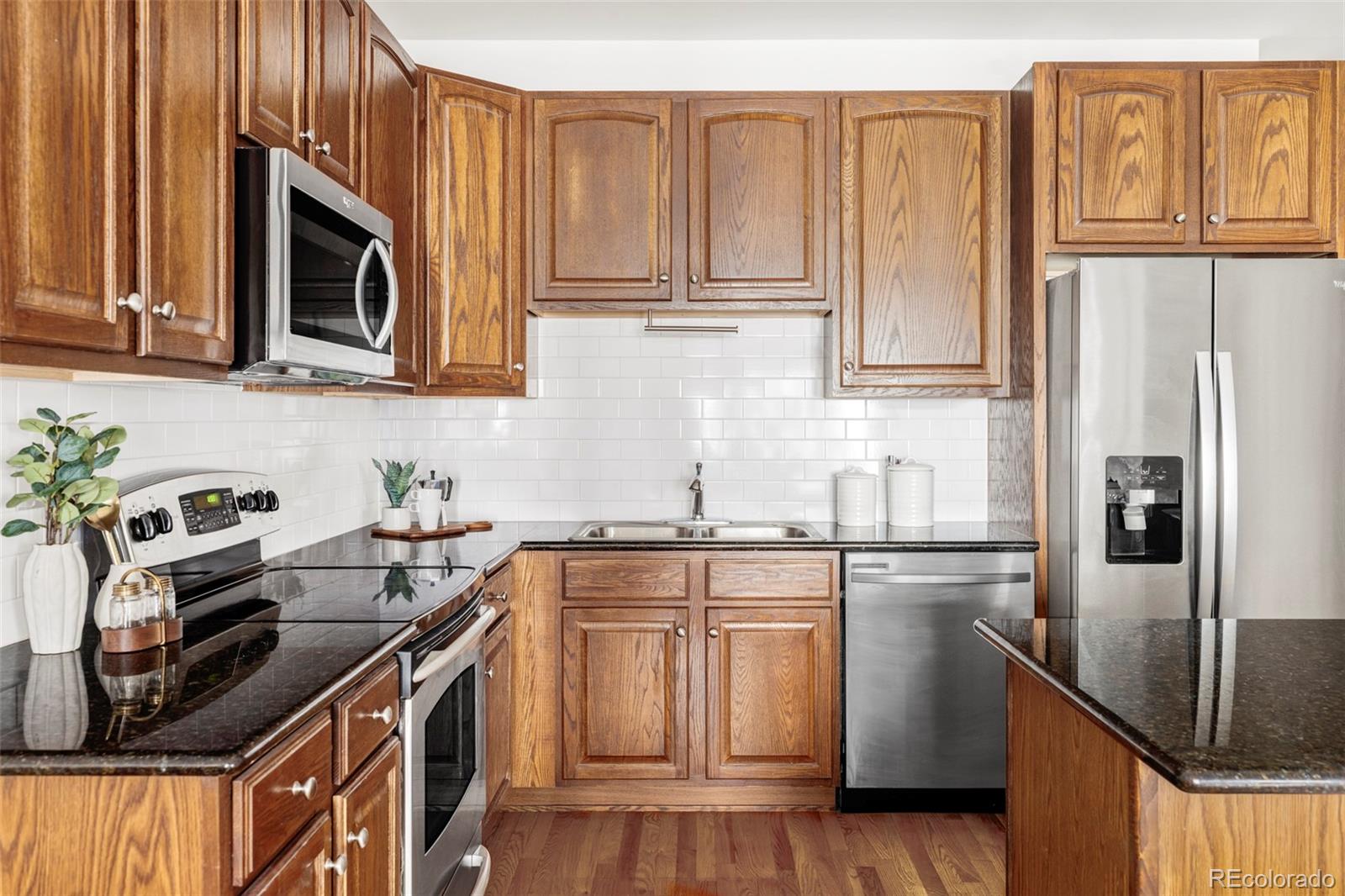MLS Image #4 for 1950 n logan street 1013,denver, Colorado
