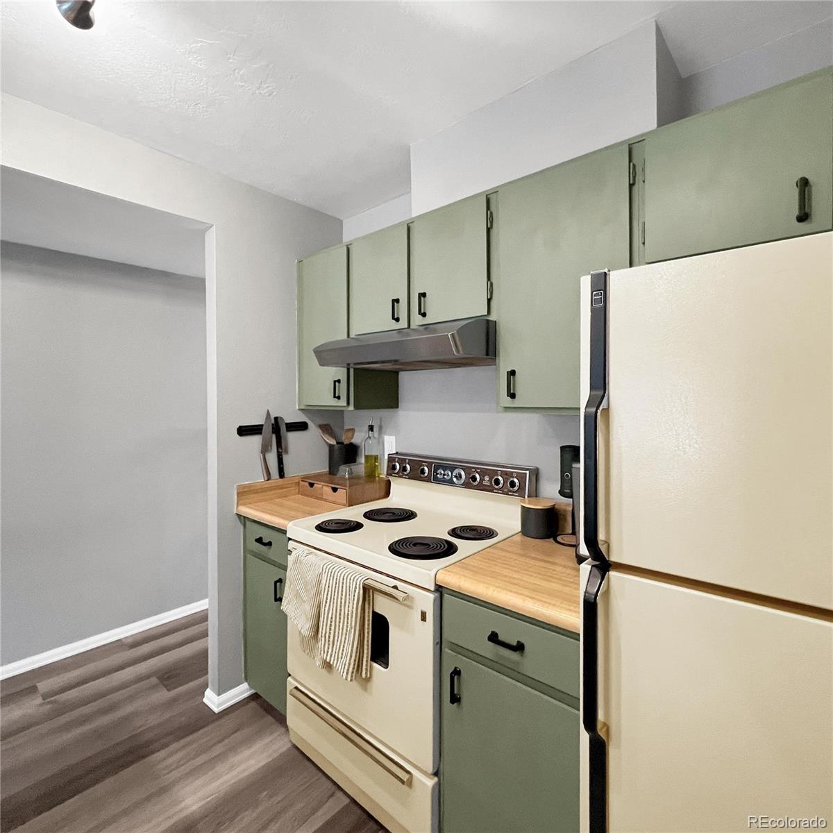 MLS Image #10 for 6565 e arizona avenue,denver, Colorado