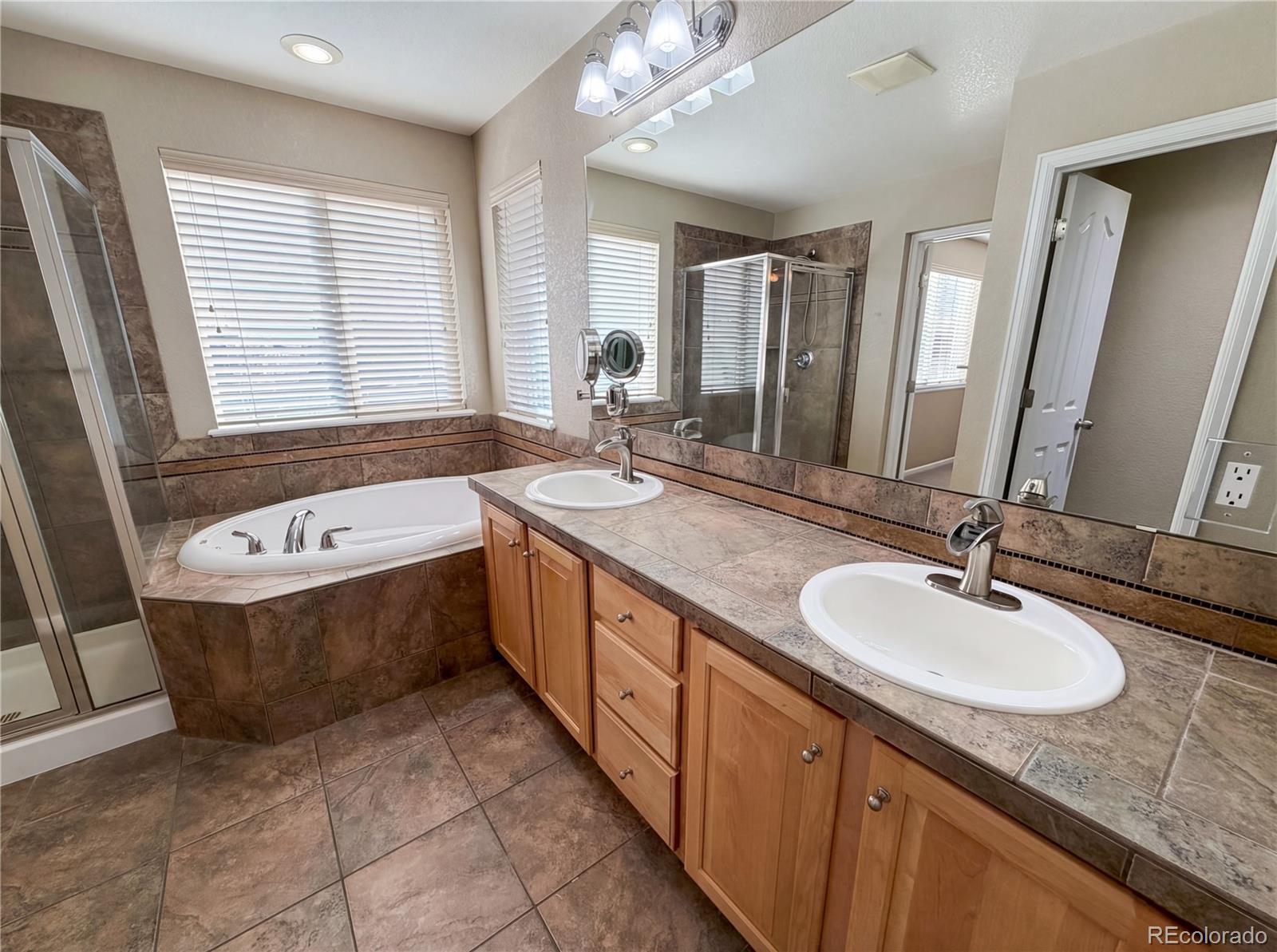 MLS Image #5 for 10049  southlawn circle,commerce city, Colorado