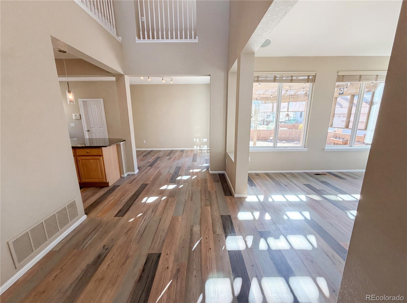 MLS Image #6 for 10049  southlawn circle,commerce city, Colorado