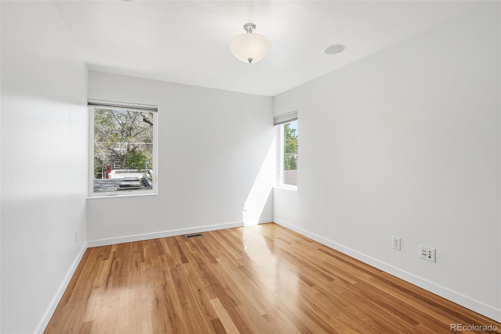 MLS Image #20 for 210 s marion parkway,denver, Colorado