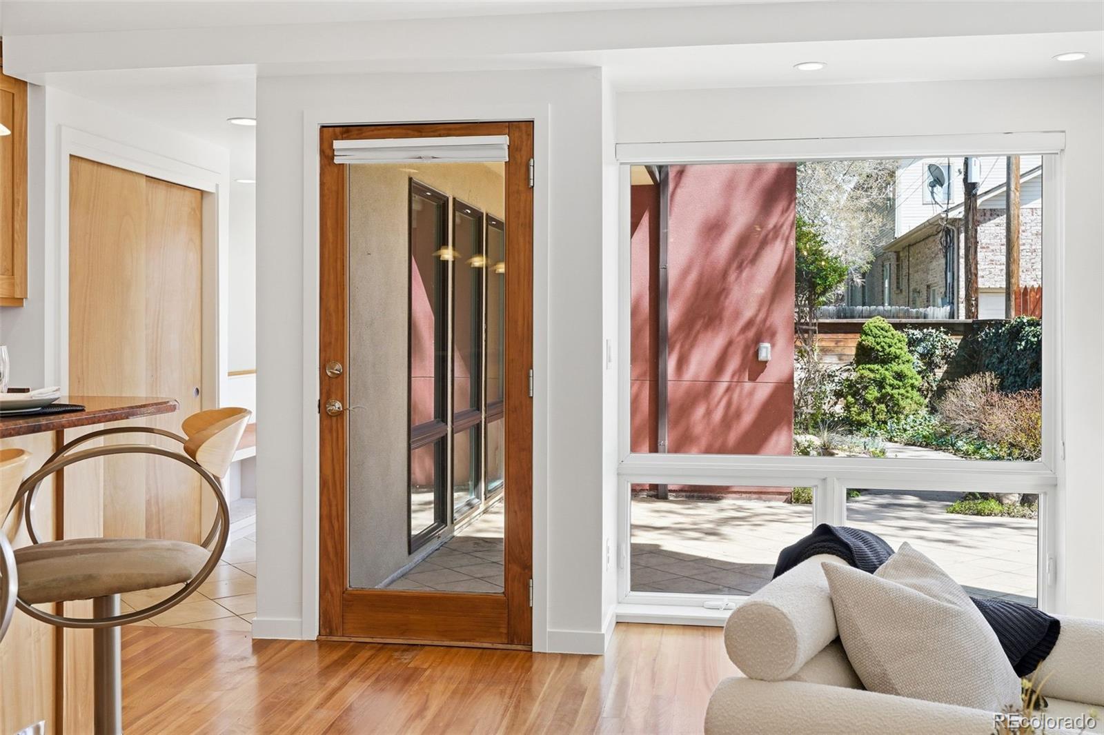 MLS Image #6 for 210 s marion parkway,denver, Colorado