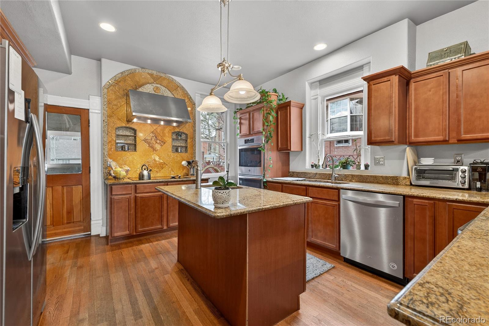 MLS Image #11 for 1160  york street,denver, Colorado