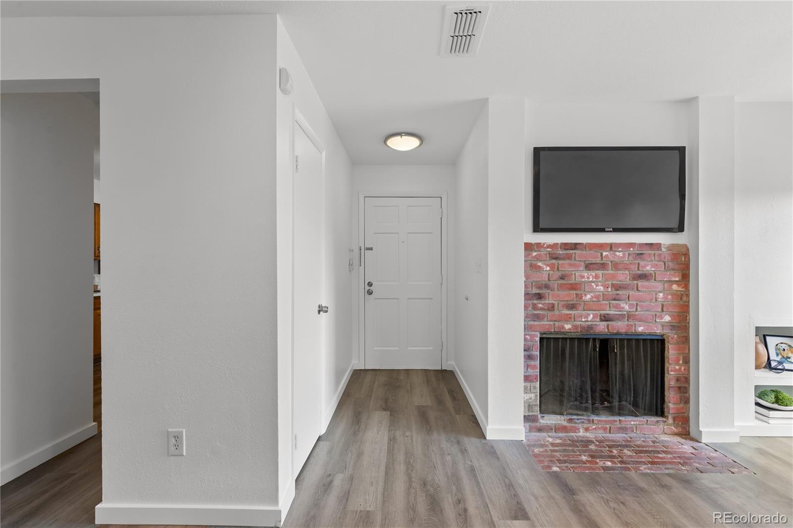 MLS Image #2 for 2215 e geddes avenue,littleton, Colorado
