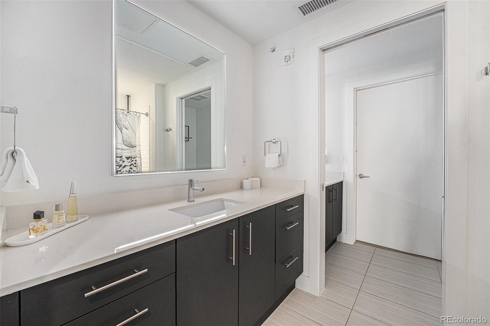 MLS Image #5 for 2550  lawrence street,denver, Colorado